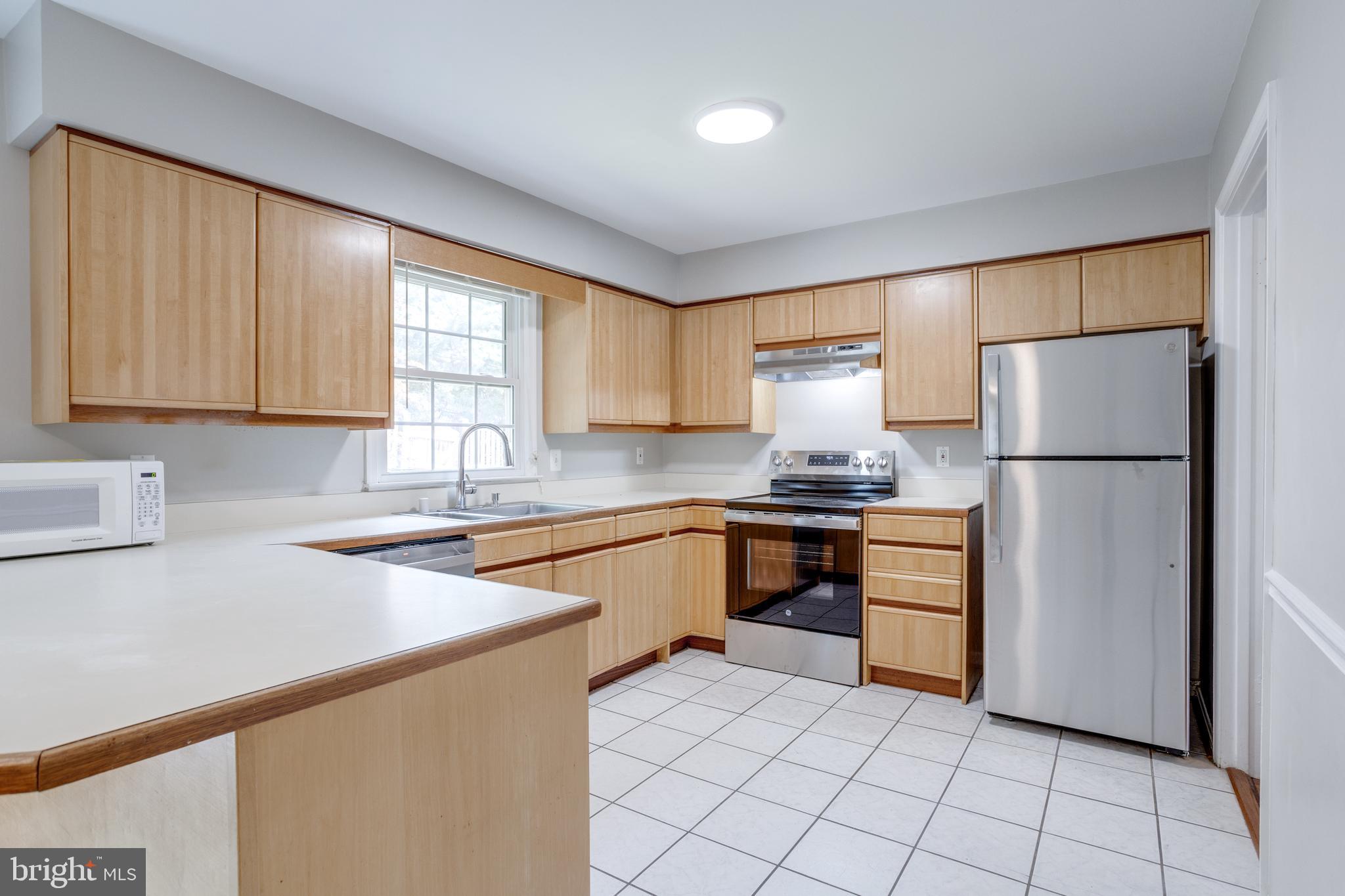 KINGS PARK WEST - Residential Lease