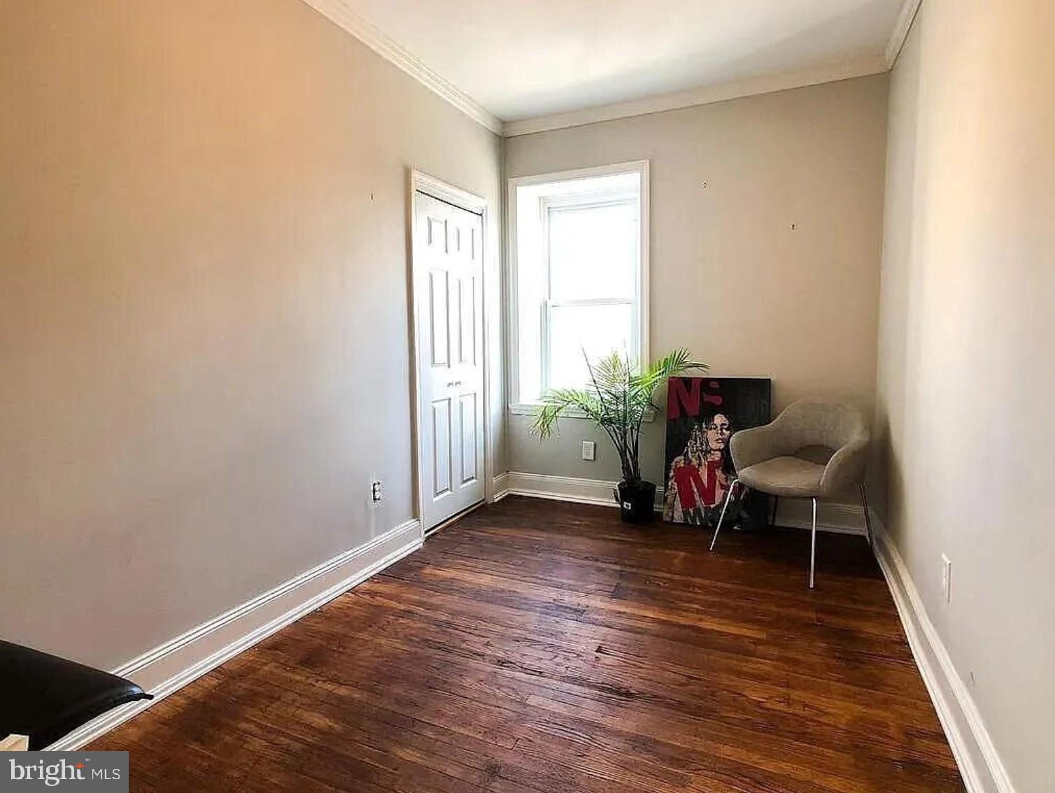 EAST FALLS - Commercial Sale