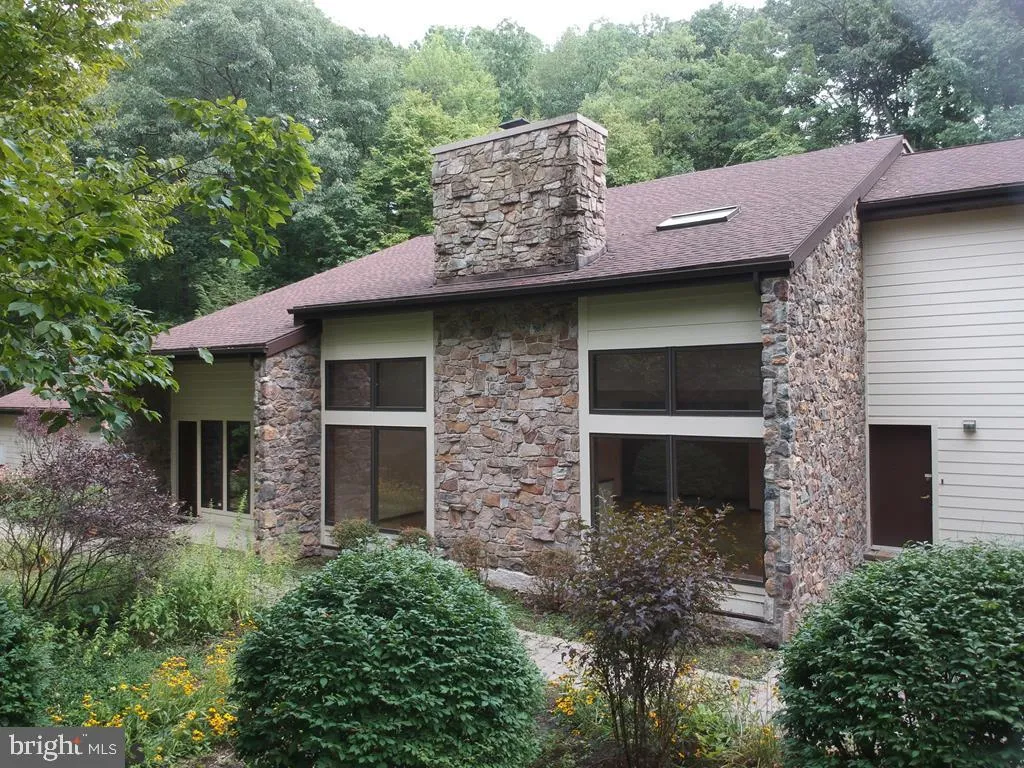262 Blackberry Hill, Port Matilda, PA 16870