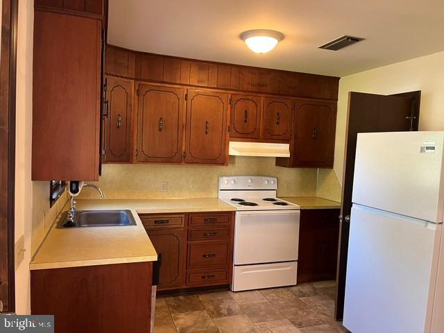 224 W 8TH STREET