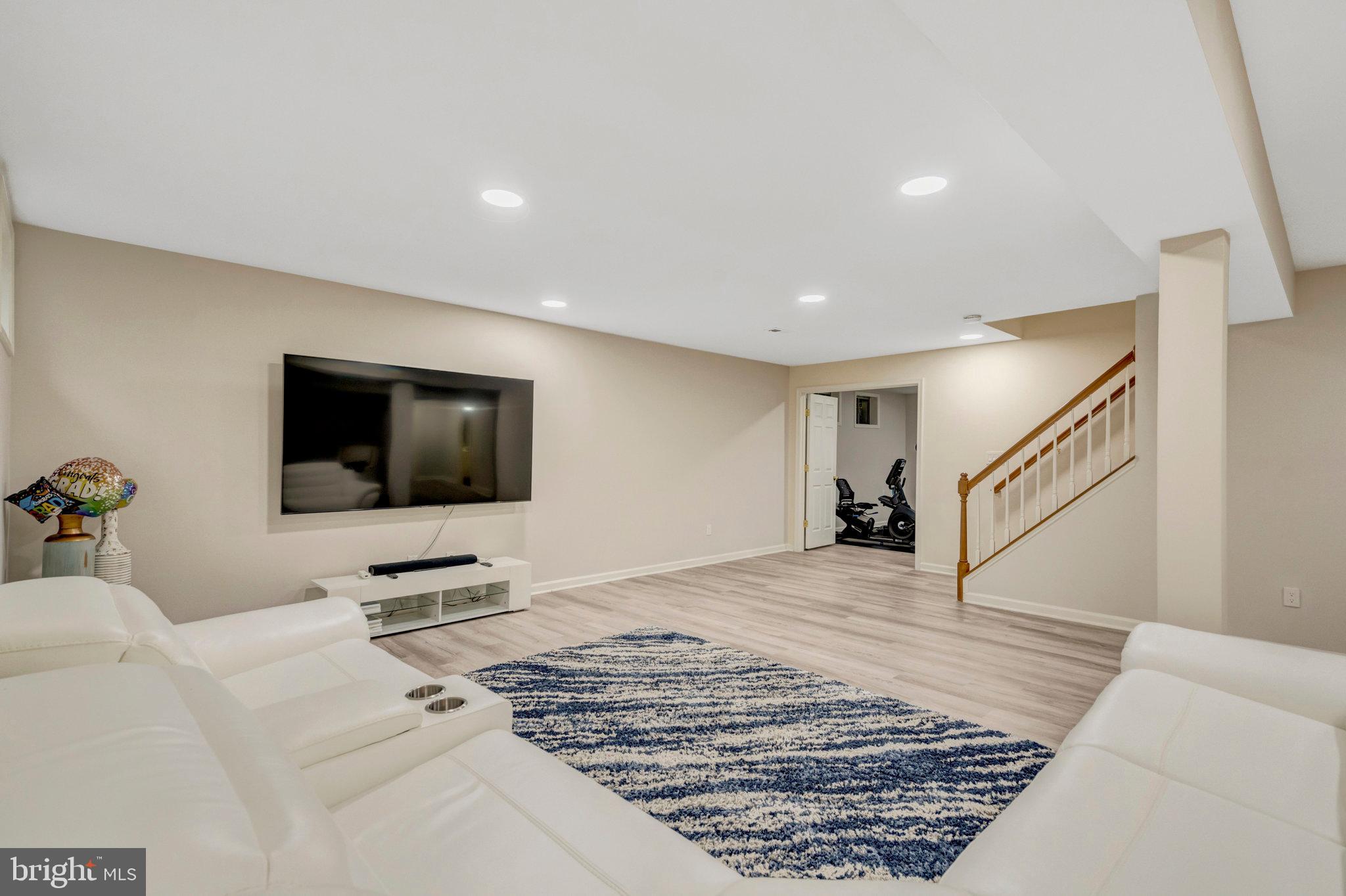 WALNEY ROAD - Residential