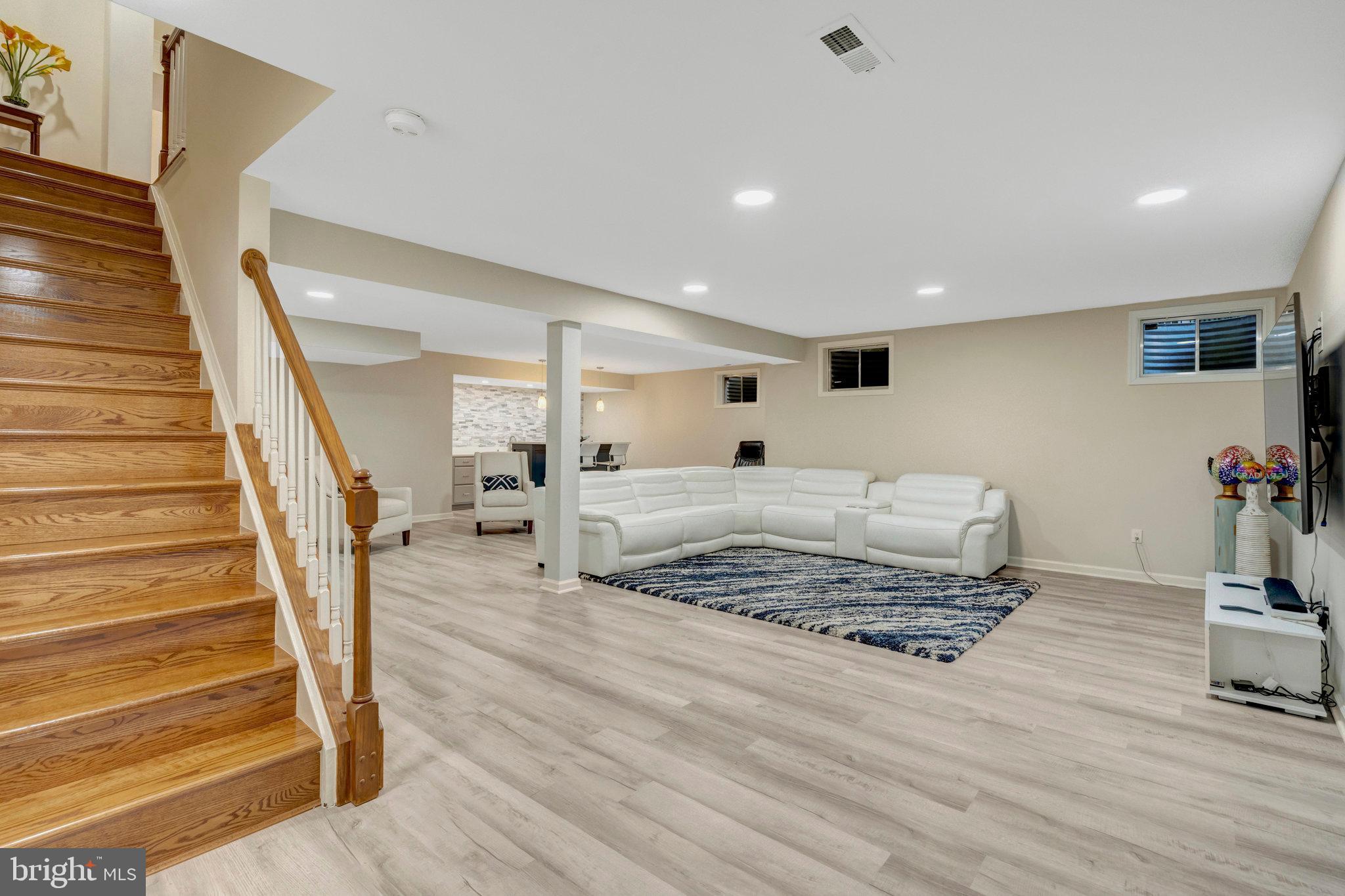 WALNEY ROAD - Residential