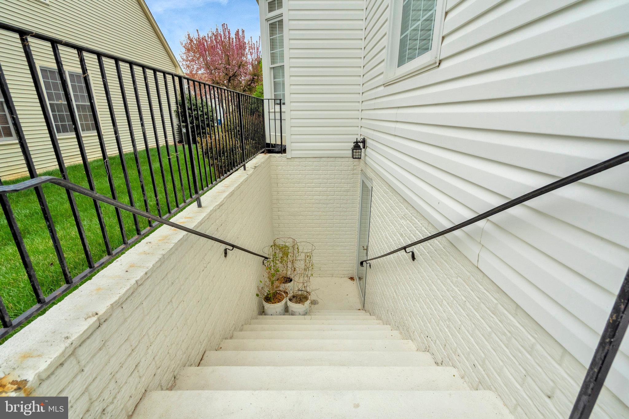 WALNEY ROAD - Residential