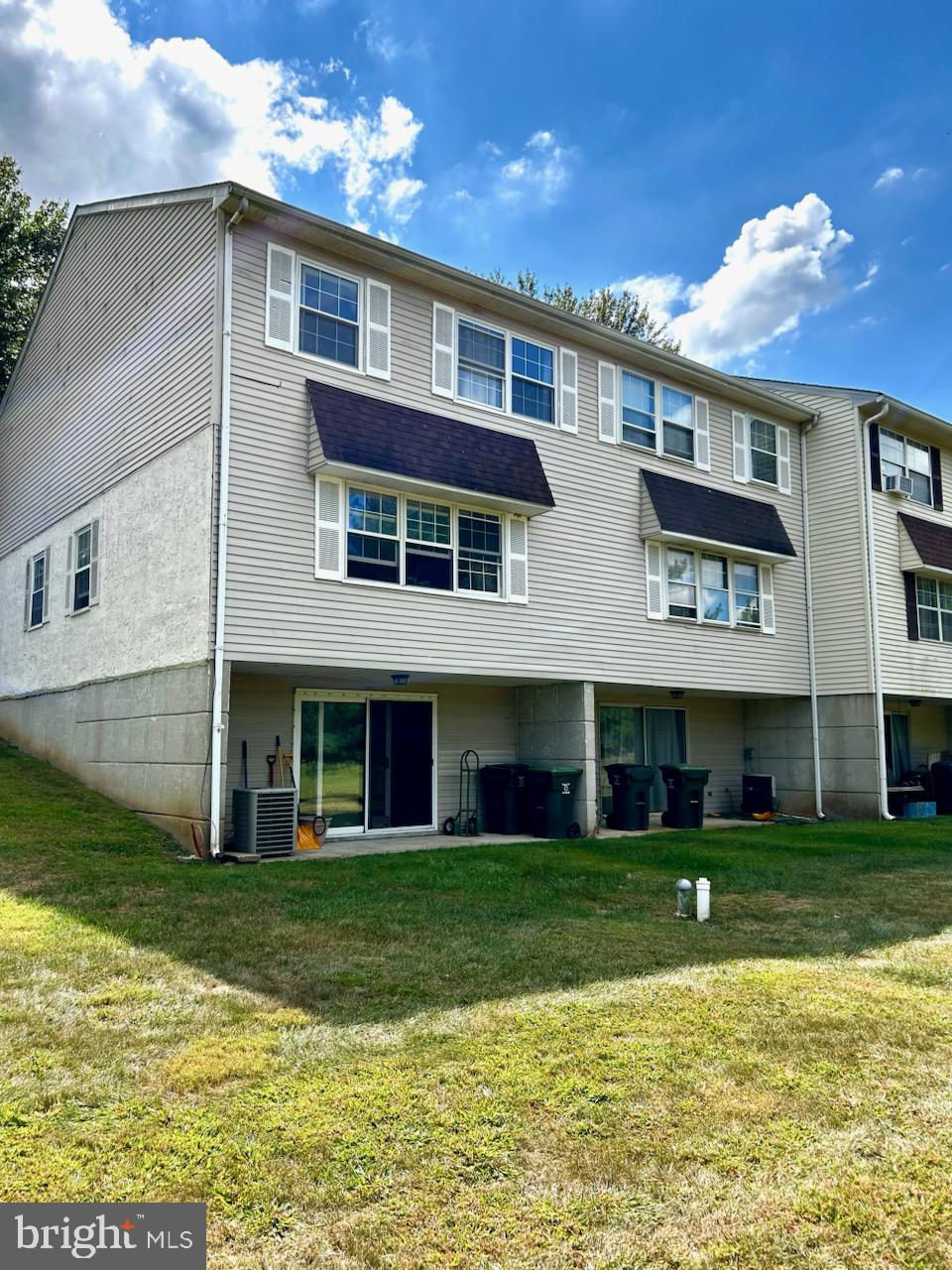 340 CARLYN COURT