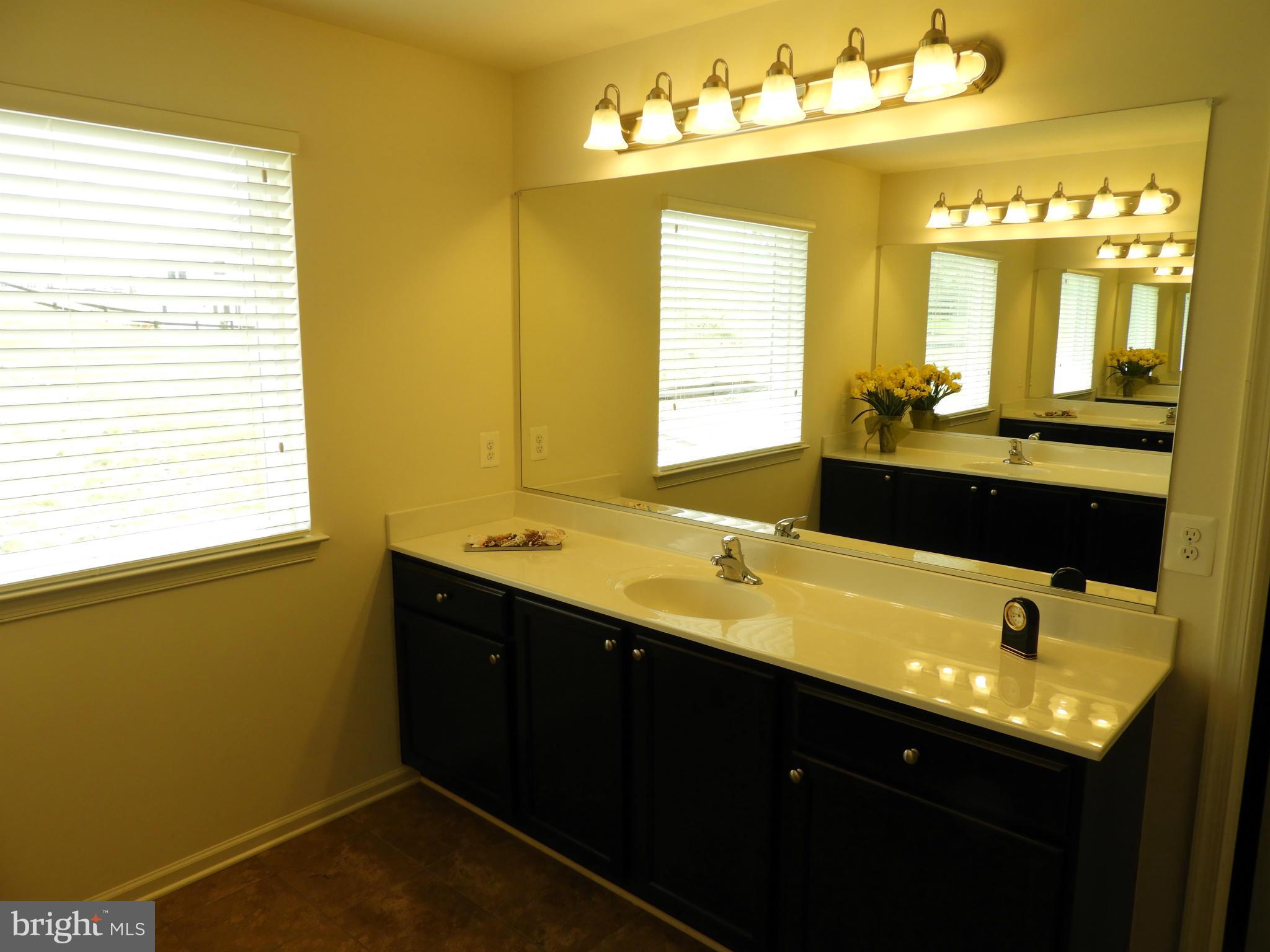 DUTCHMANS CREEK HAMLET - Residential Lease