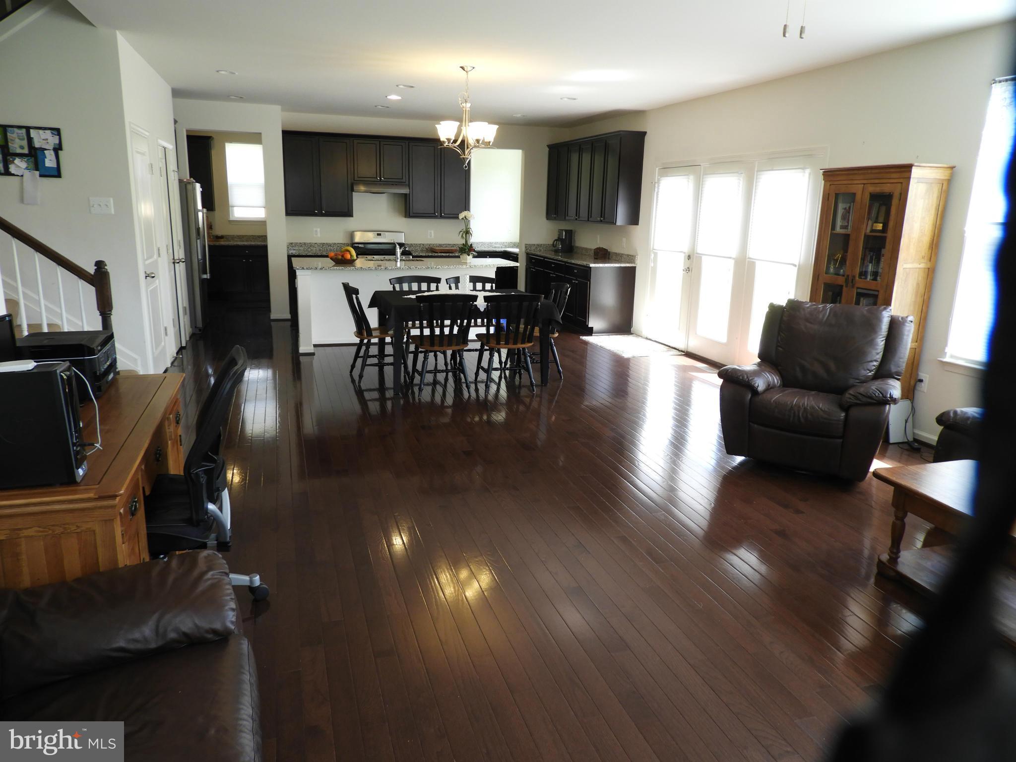 DUTCHMANS CREEK HAMLET - Residential Lease