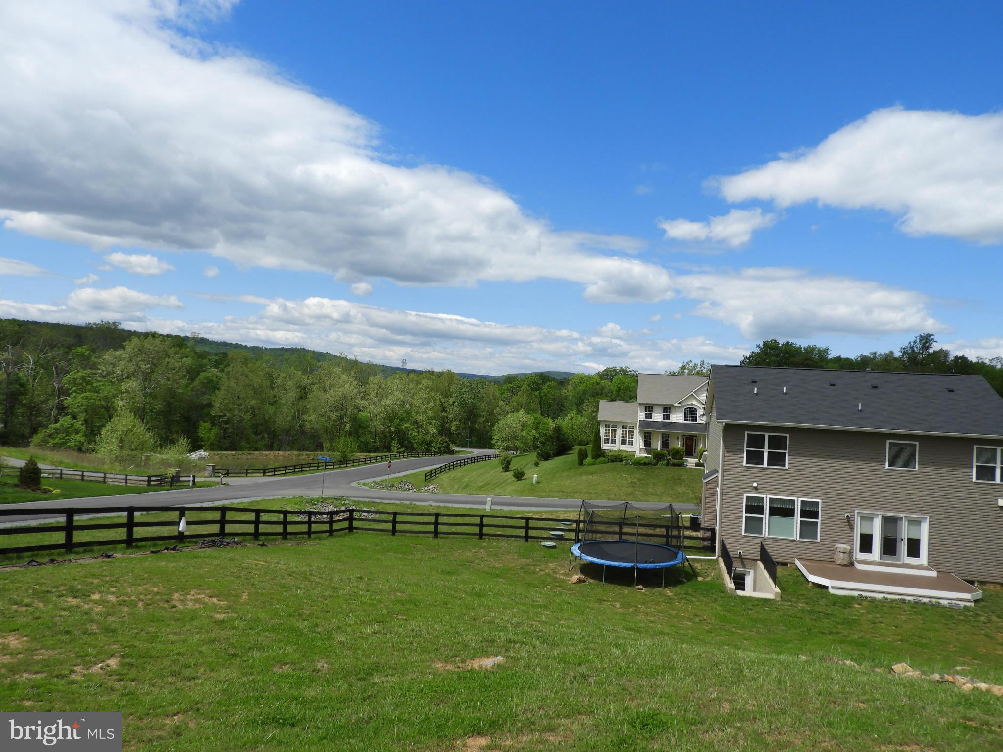DUTCHMANS CREEK HAMLET - Residential Lease