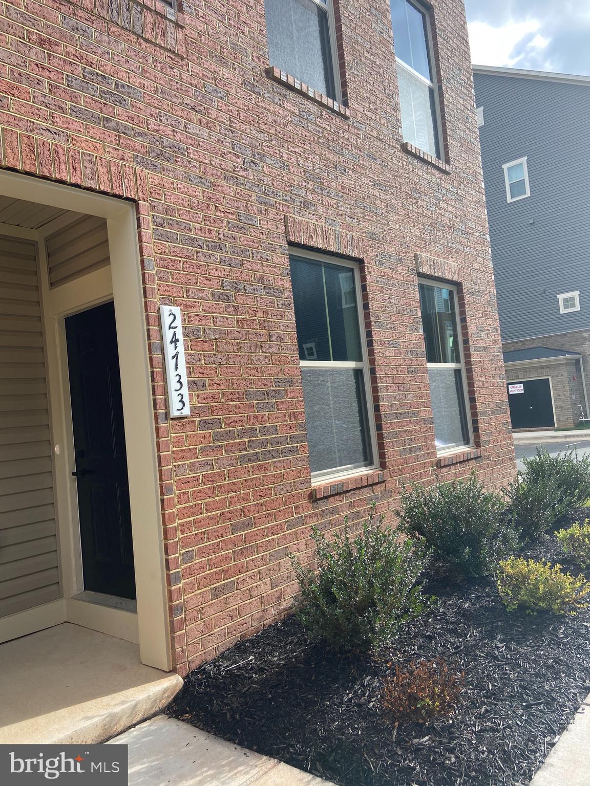ARCOLA TOWN CENTER CONDO - Residential Lease