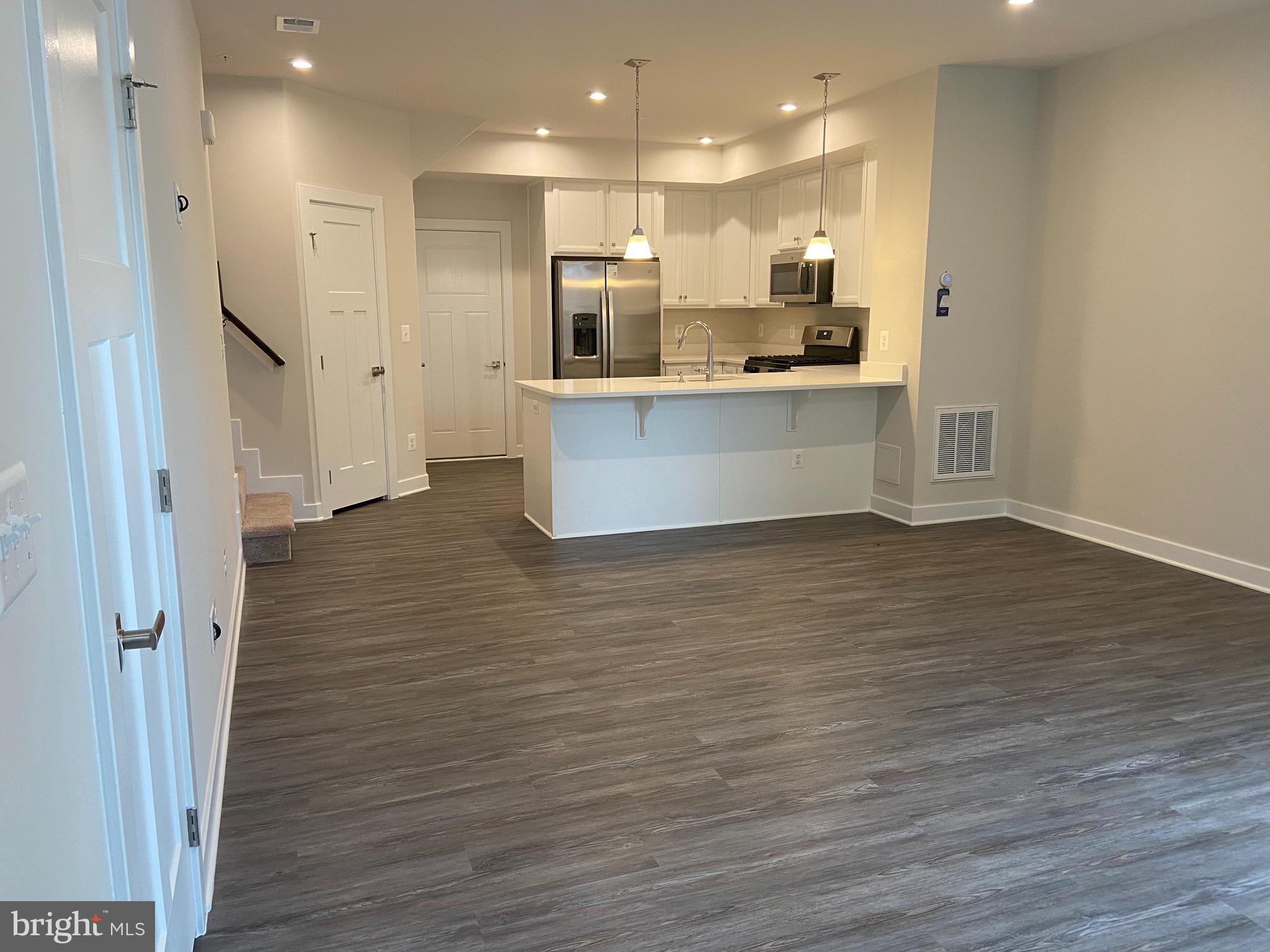 ARCOLA TOWN CENTER CONDO - Residential Lease