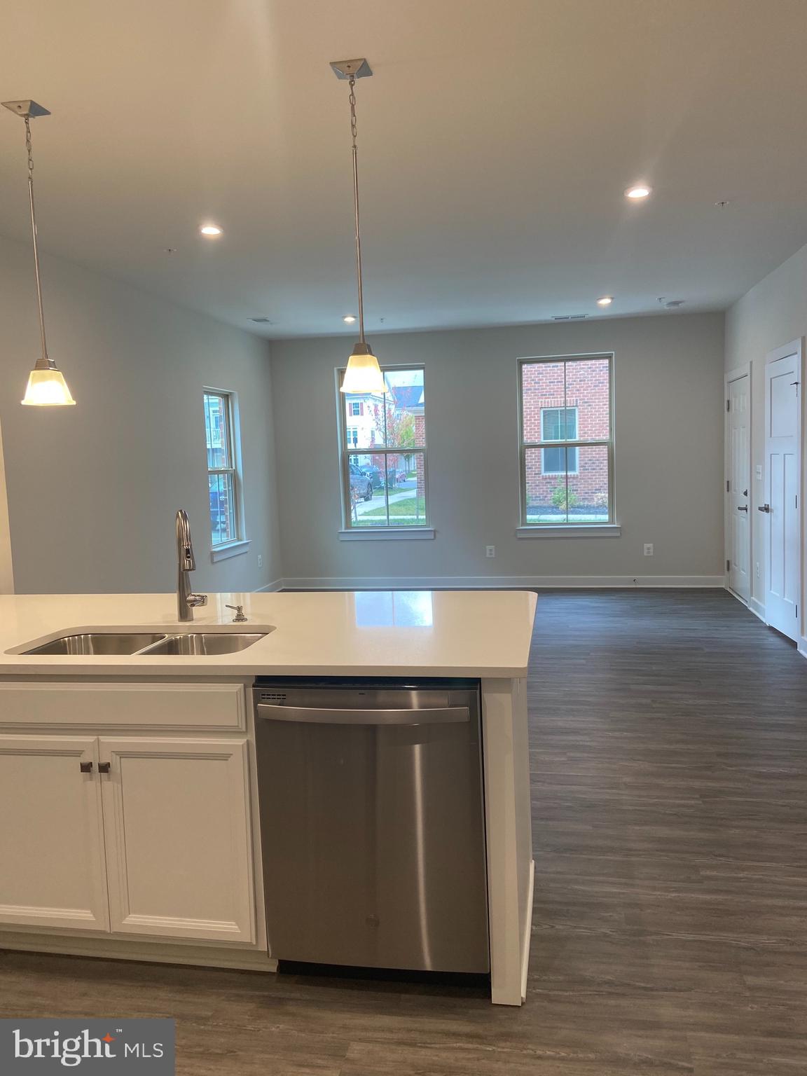 ARCOLA TOWN CENTER CONDO - Residential Lease