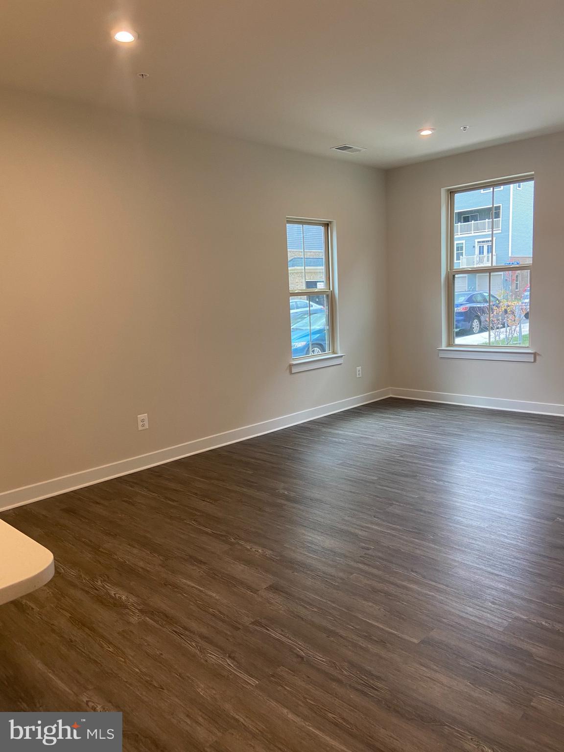 ARCOLA TOWN CENTER CONDO - Residential Lease