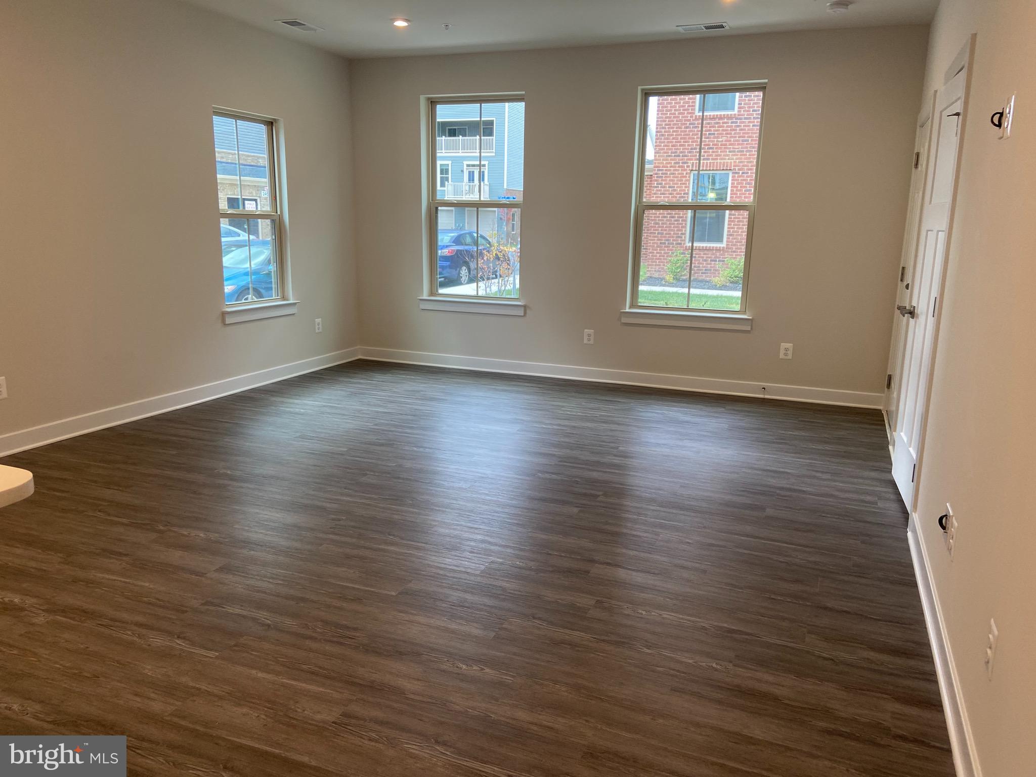 ARCOLA TOWN CENTER CONDO - Residential Lease