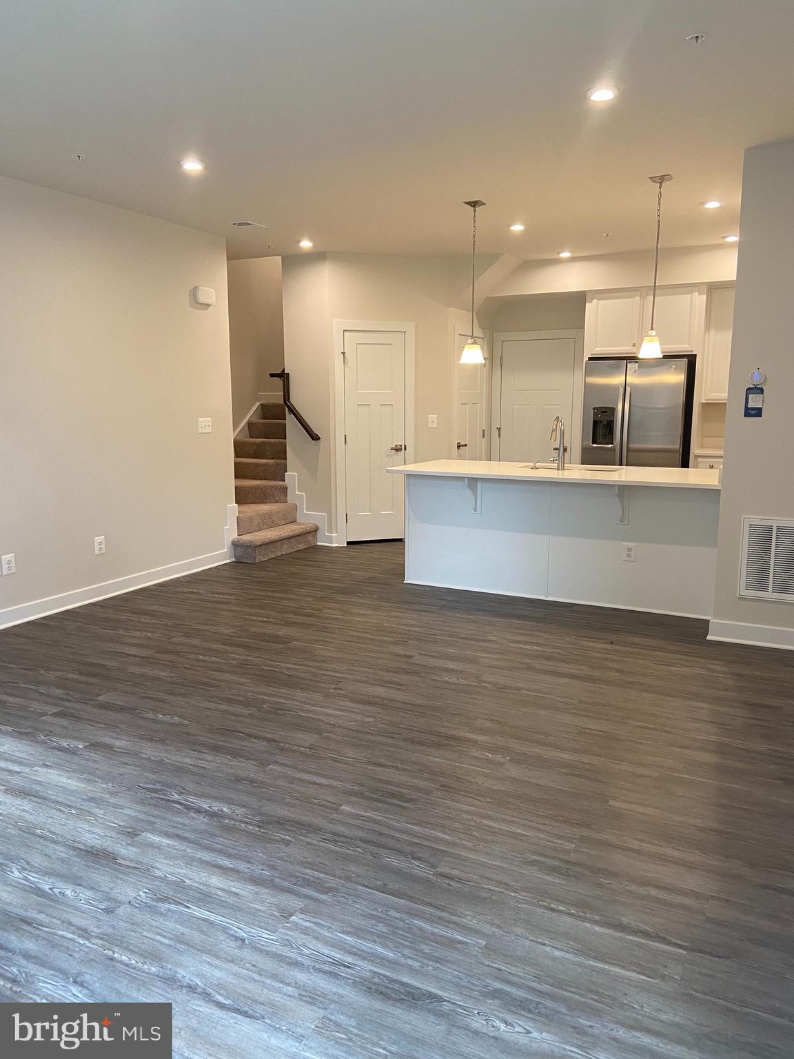 ARCOLA TOWN CENTER CONDO - Residential Lease