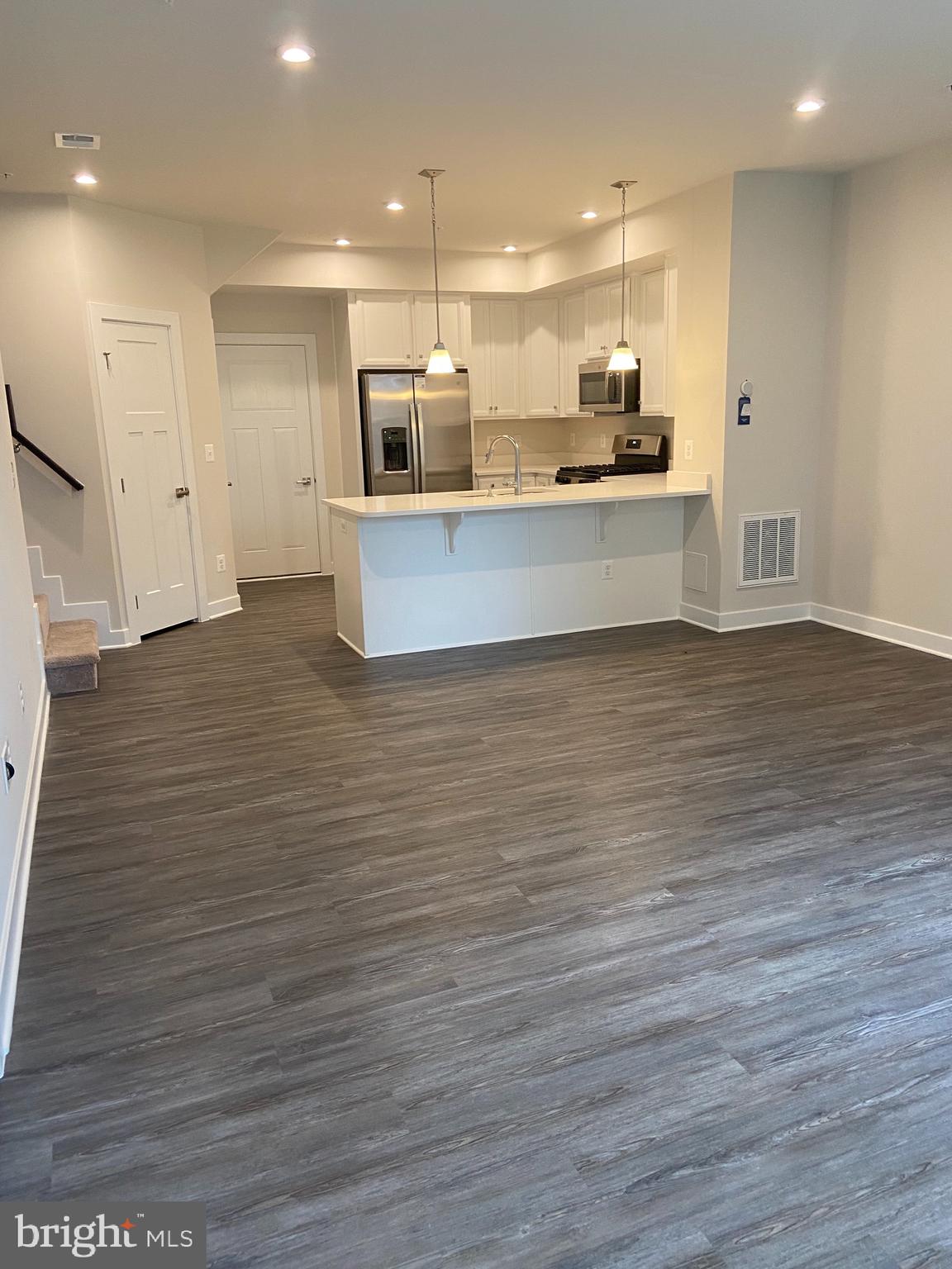 ARCOLA TOWN CENTER CONDO - Residential Lease