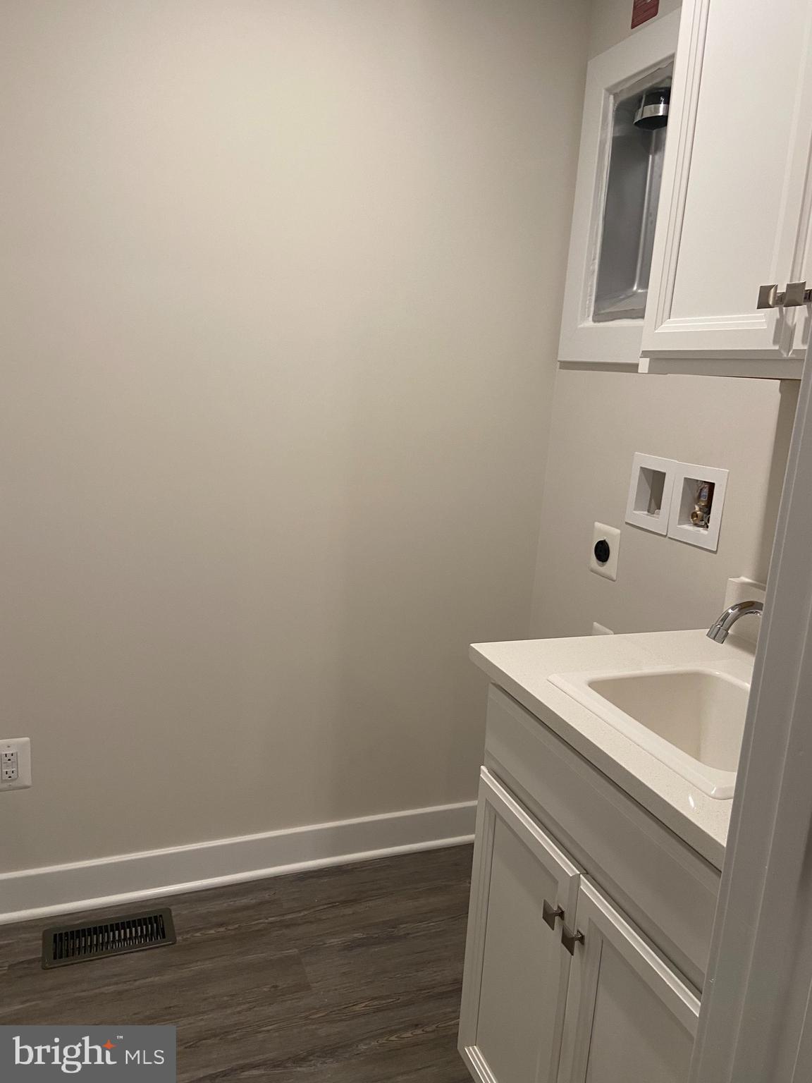 ARCOLA TOWN CENTER CONDO - Residential Lease