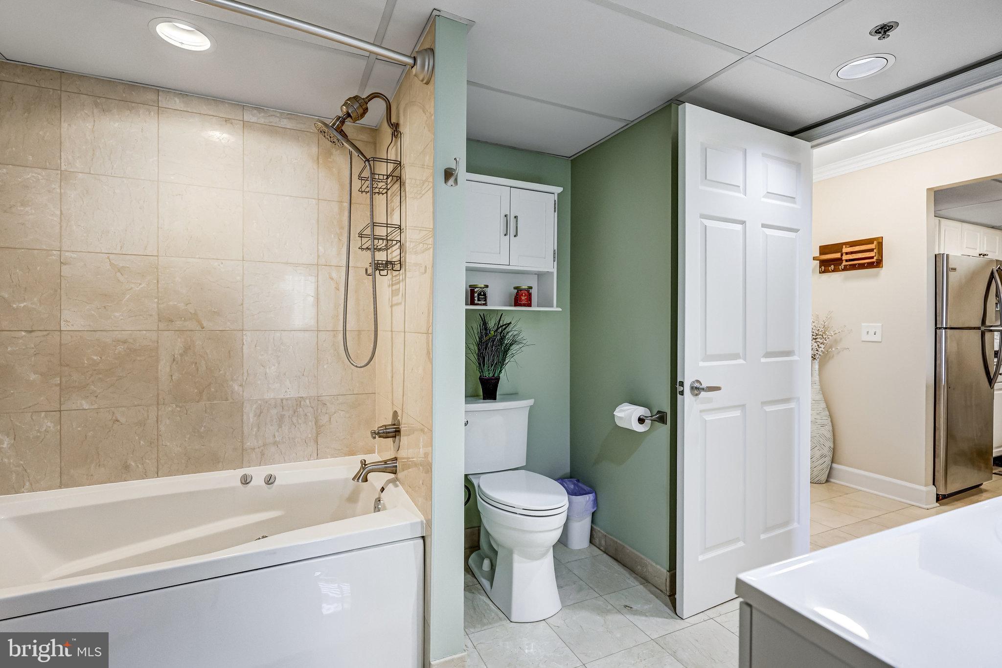 THE WILLIAMSBURG - Residential