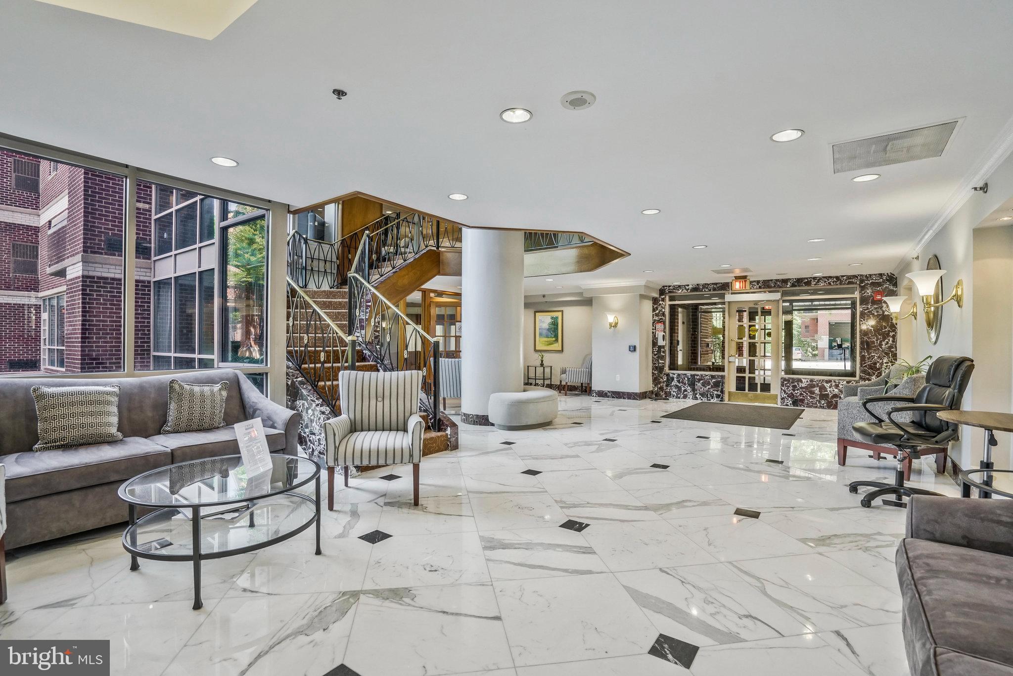 THE WILLIAMSBURG - Residential