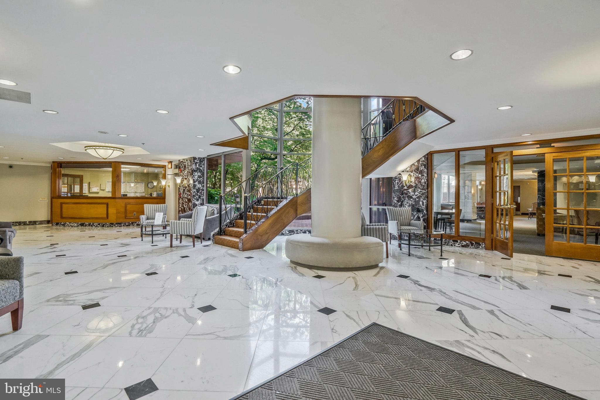 THE WILLIAMSBURG - Residential