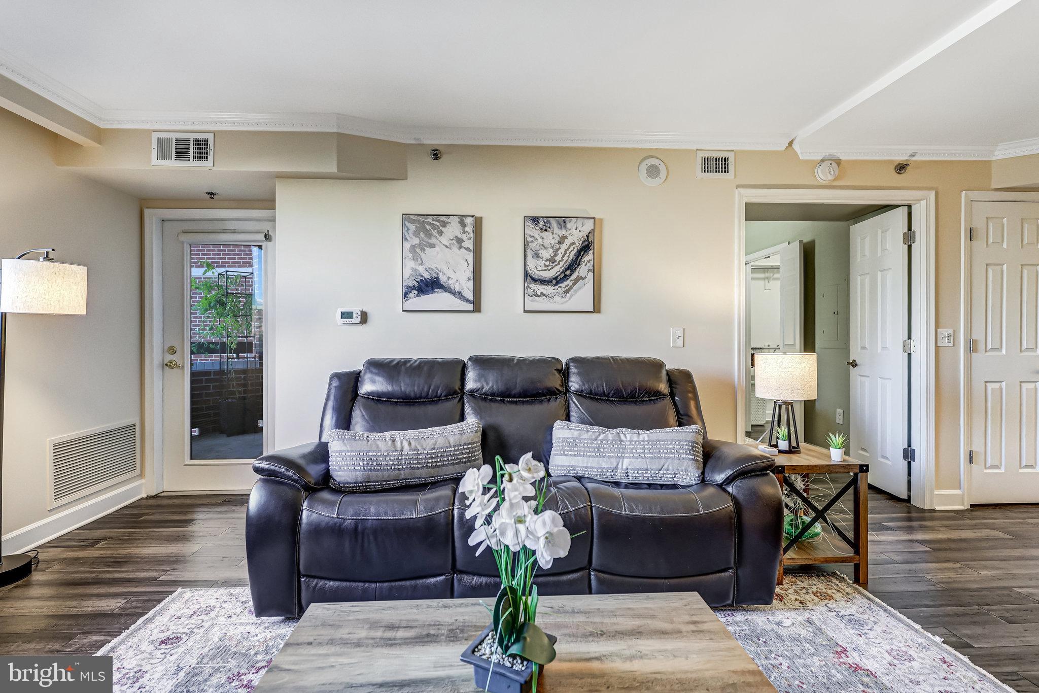 THE WILLIAMSBURG - Residential