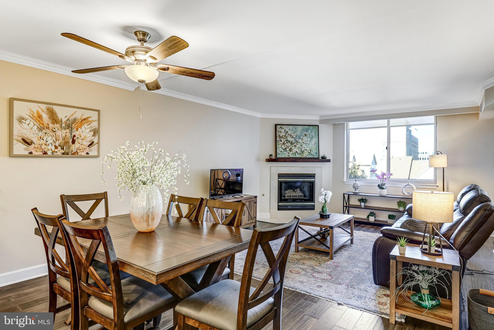 THE WILLIAMSBURG - Residential