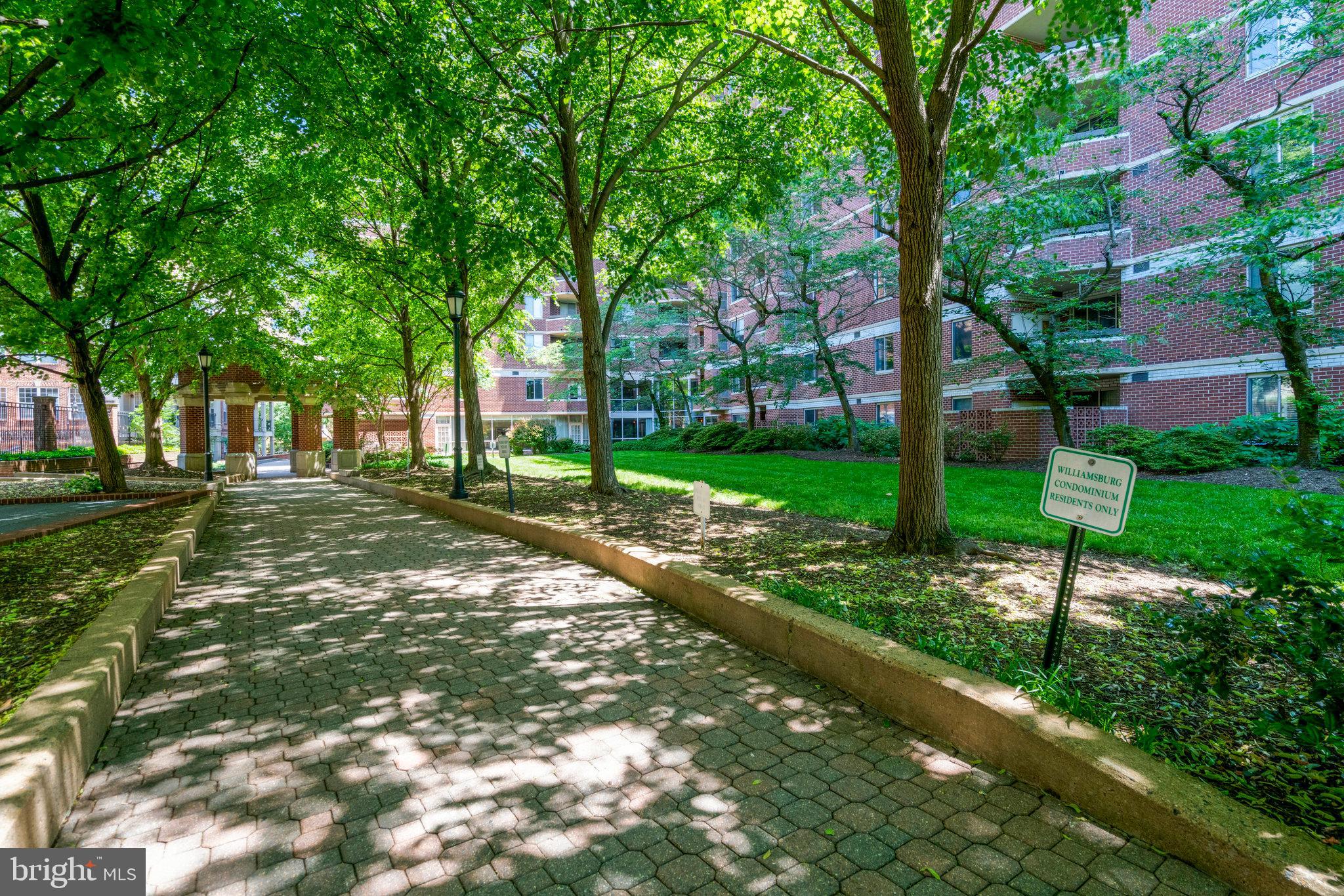 THE WILLIAMSBURG - Residential