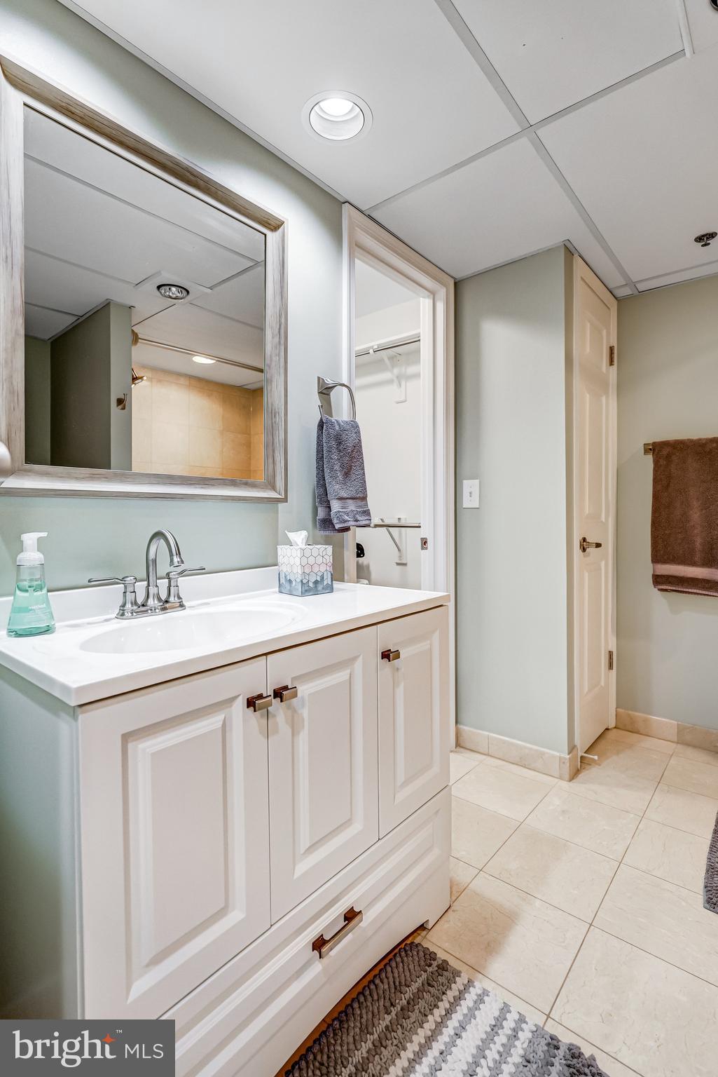 THE WILLIAMSBURG - Residential