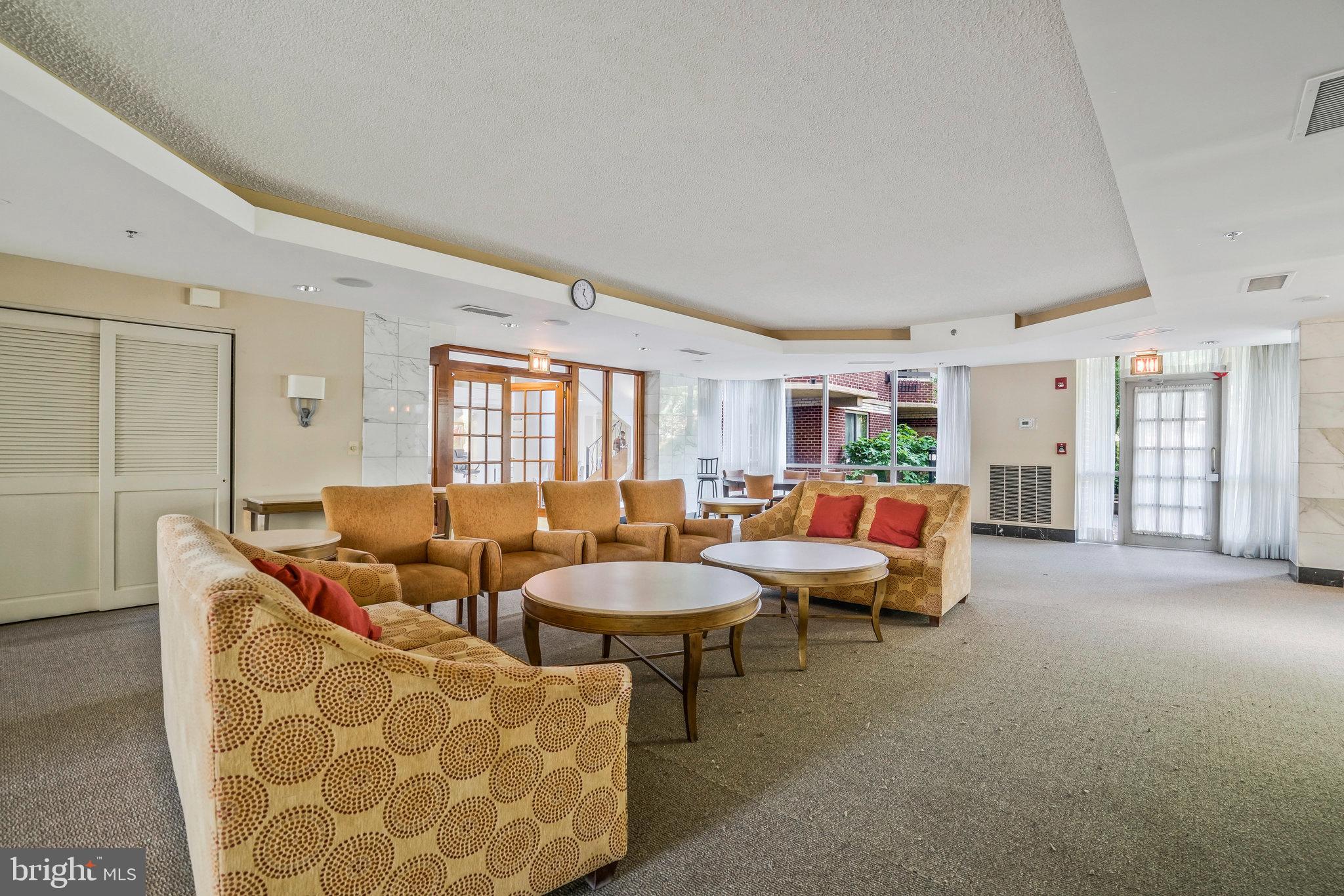 THE WILLIAMSBURG - Residential