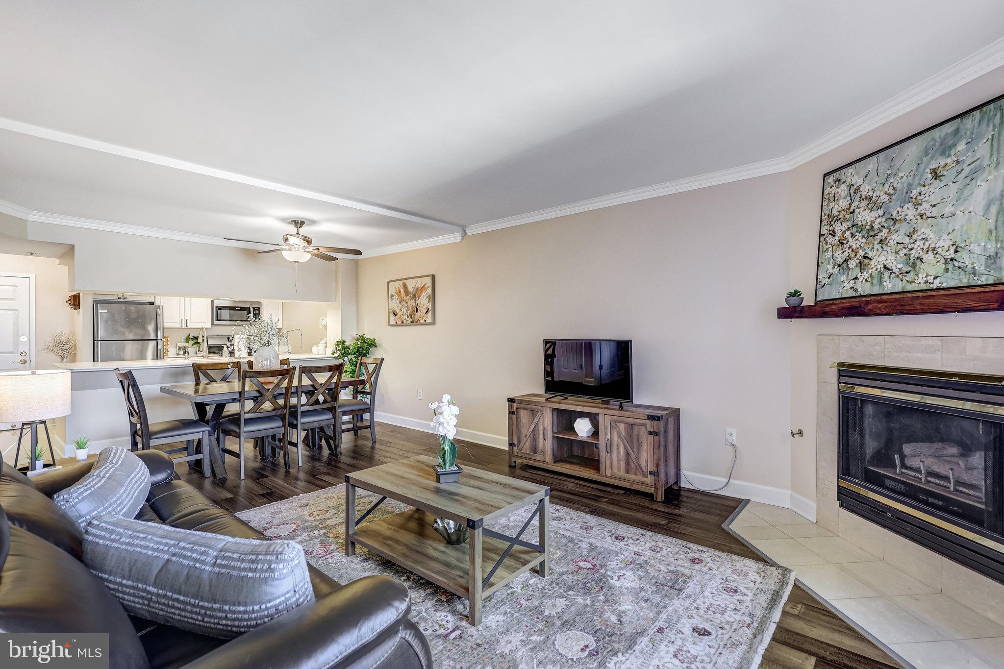 THE WILLIAMSBURG - Residential