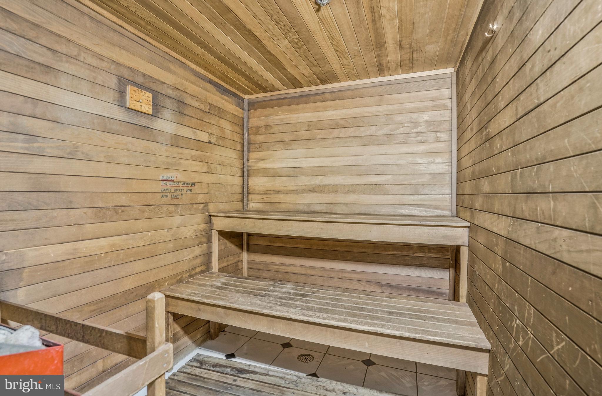 THE WILLIAMSBURG - Residential