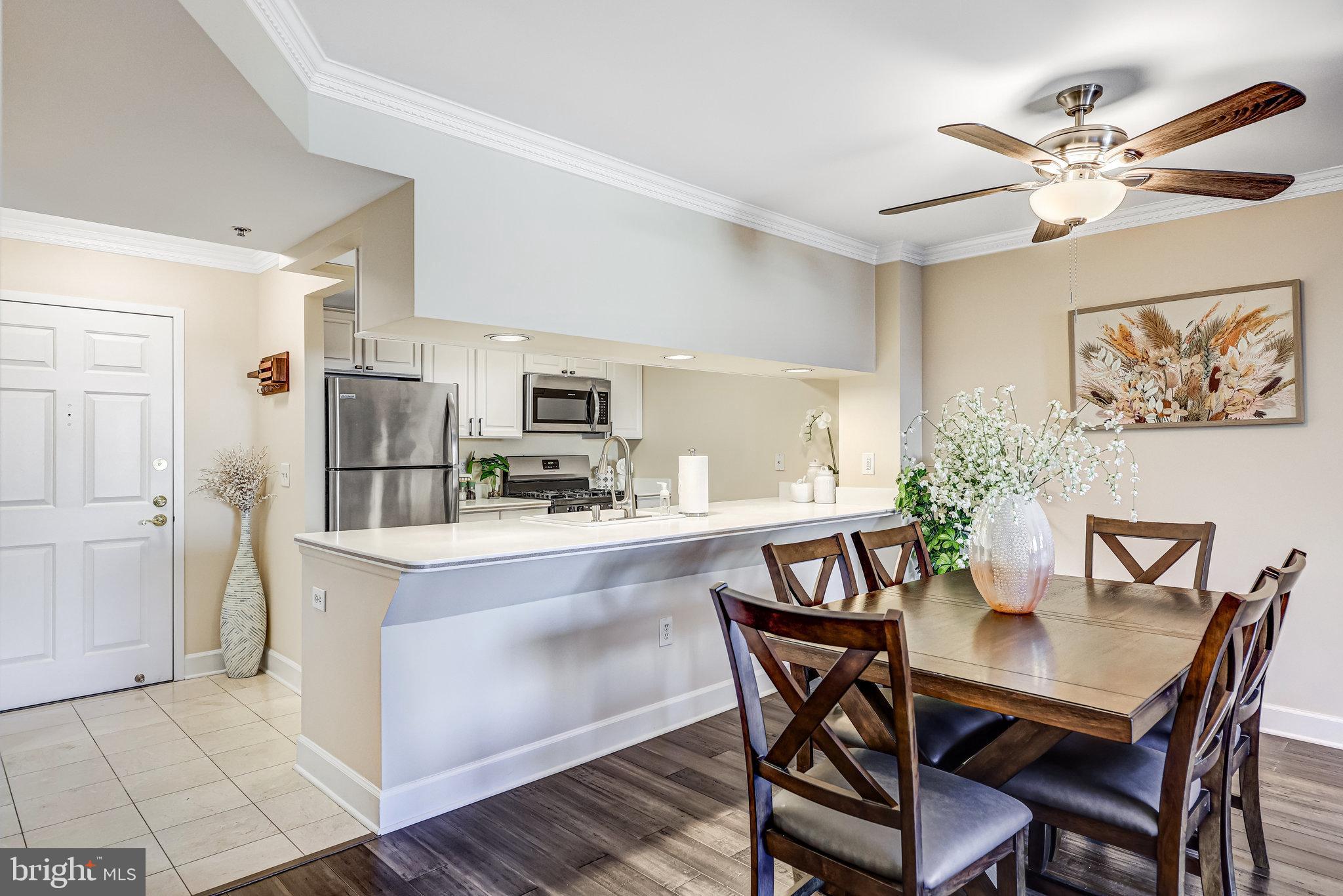 THE WILLIAMSBURG - Residential