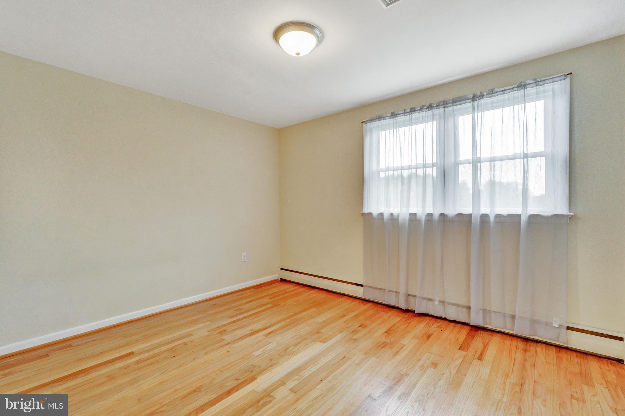 RED OAK HILLS - Residential Lease