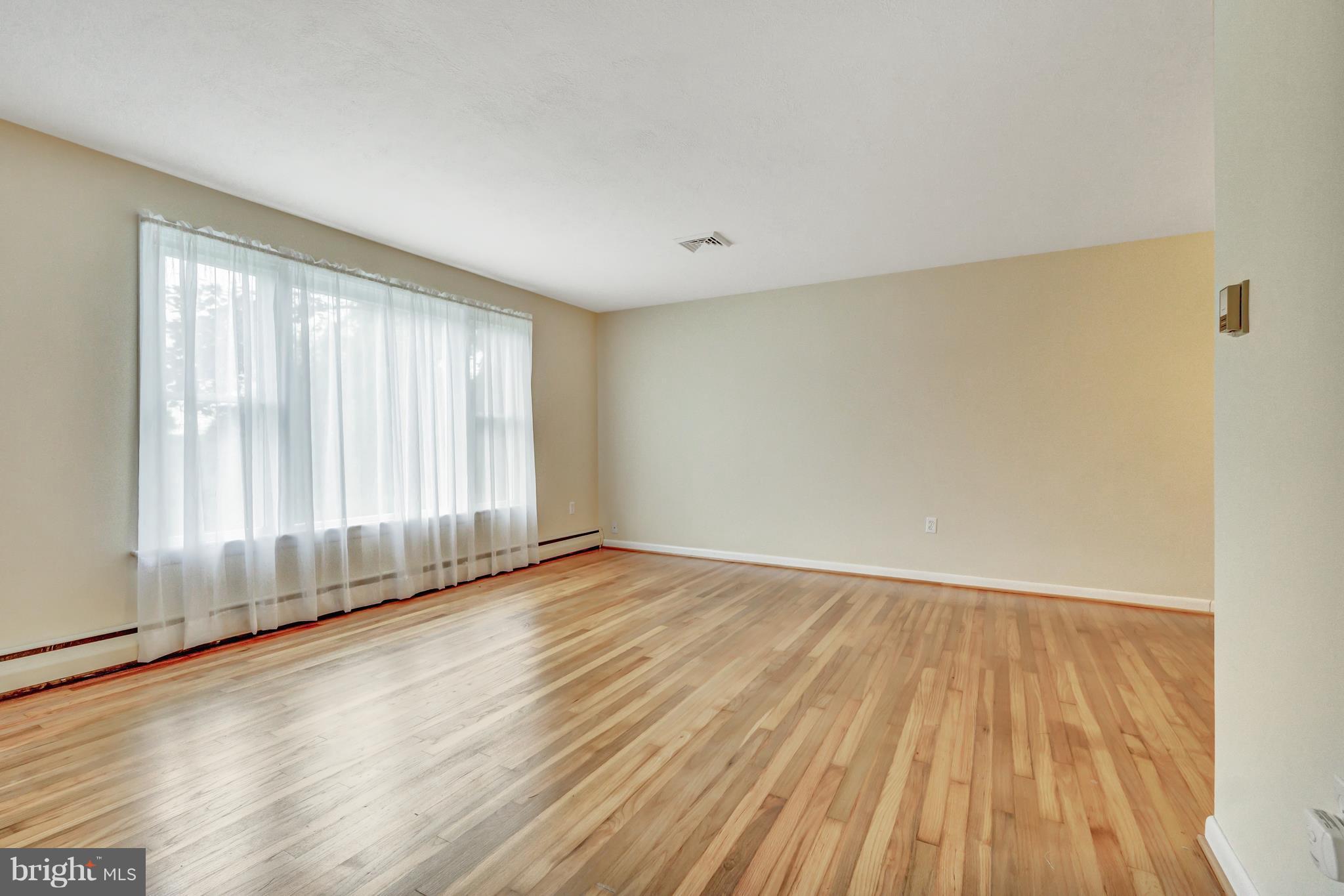 RED OAK HILLS - Residential Lease