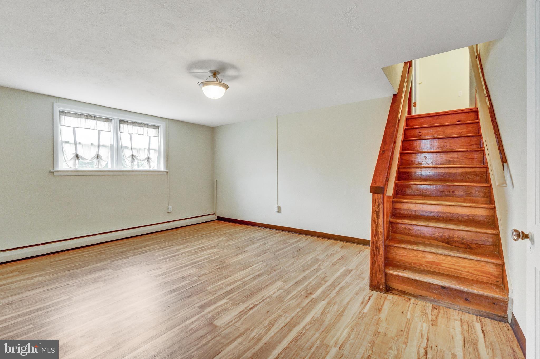 RED OAK HILLS - Residential Lease