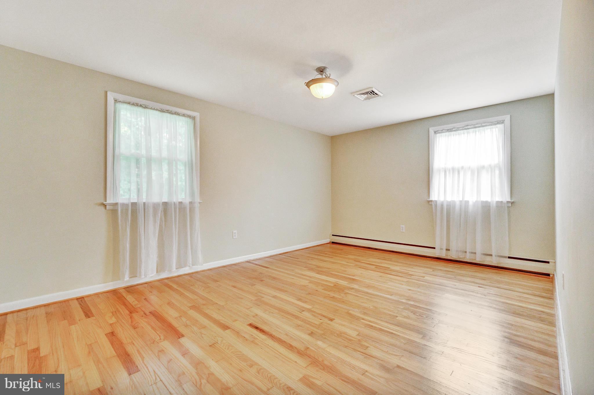 RED OAK HILLS - Residential Lease