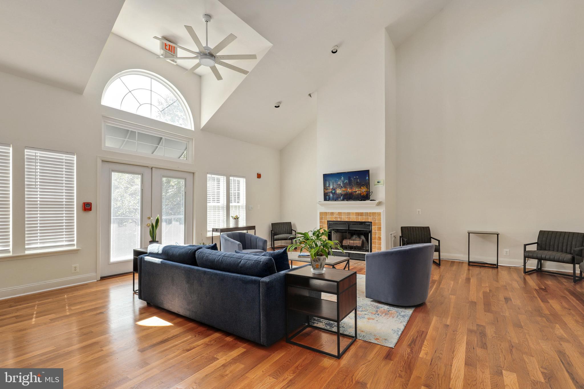 POINTE AT PARK CENTER - Residential