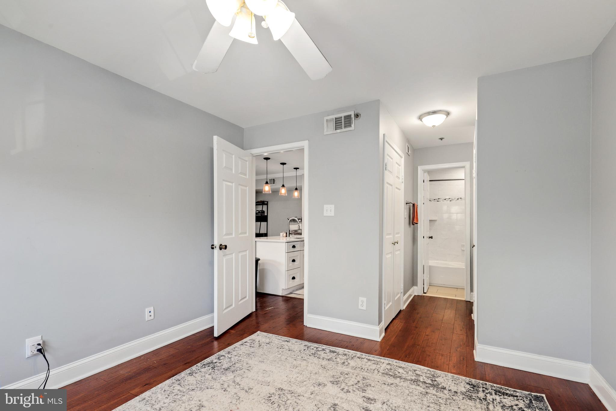 POINTE AT PARK CENTER - Residential