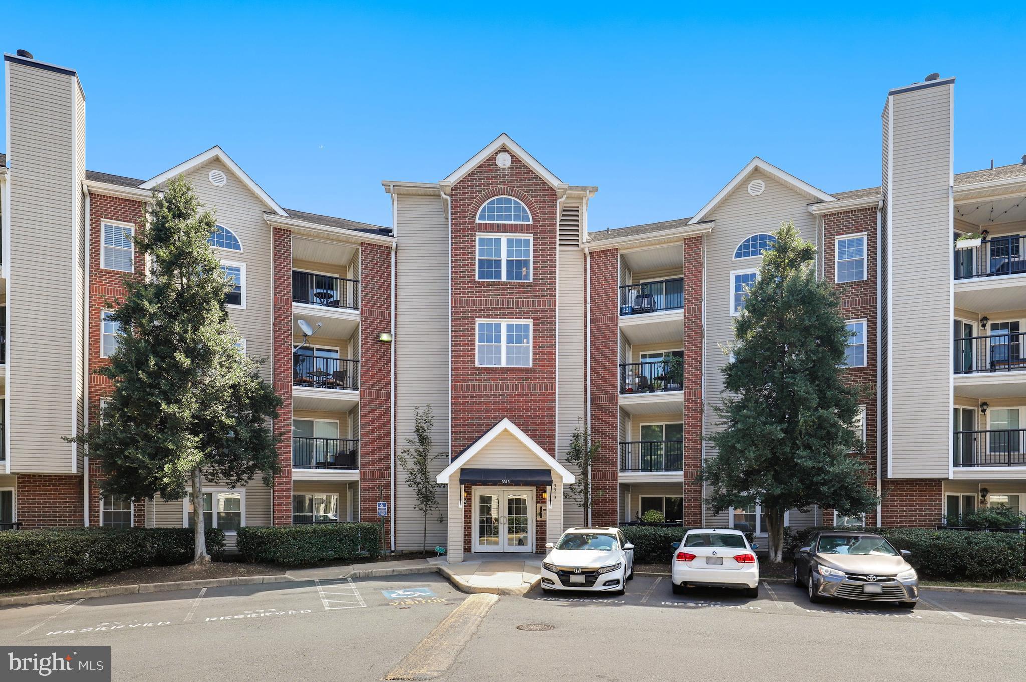 POINTE AT PARK CENTER - Residential