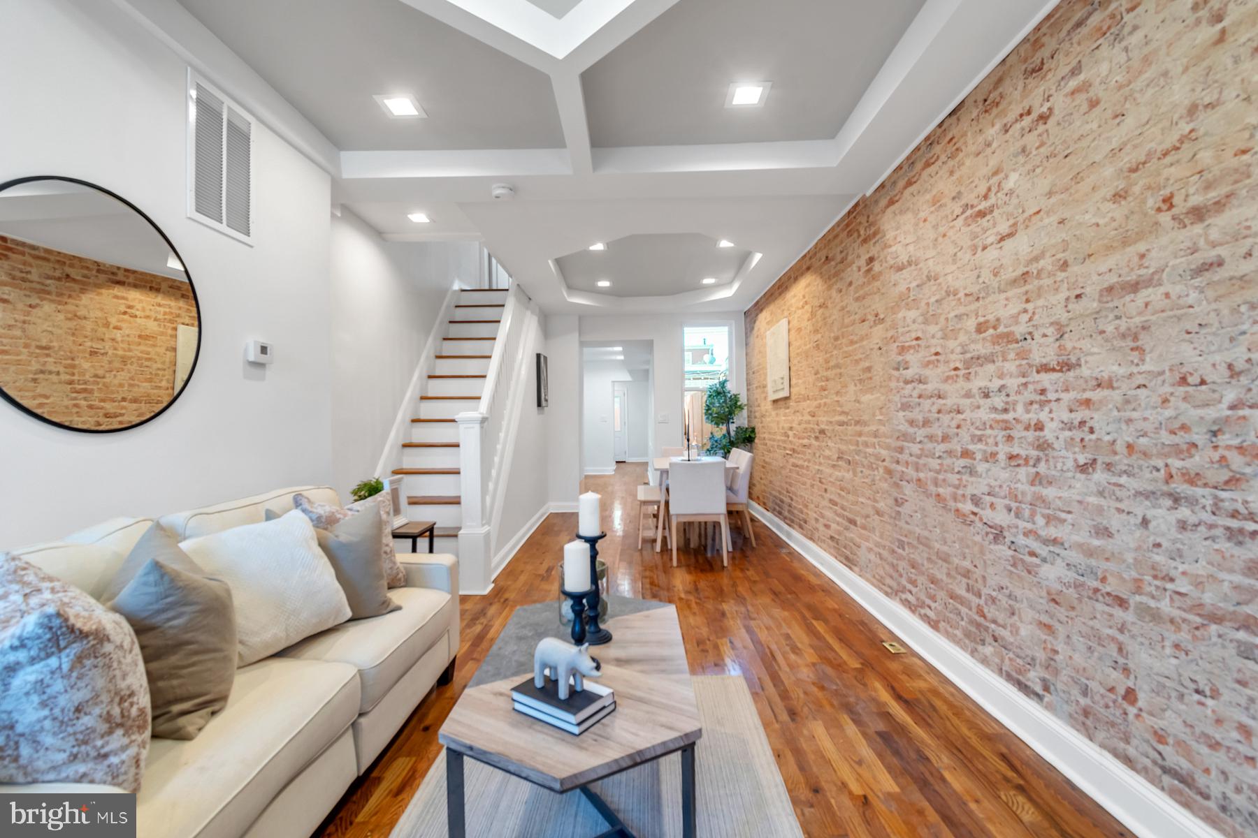 HIGHLANDTOWN - Residential