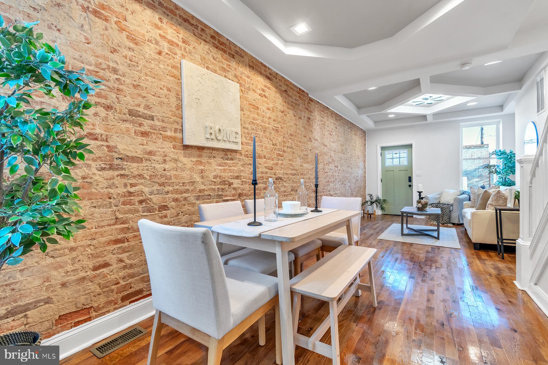 HIGHLANDTOWN - Residential