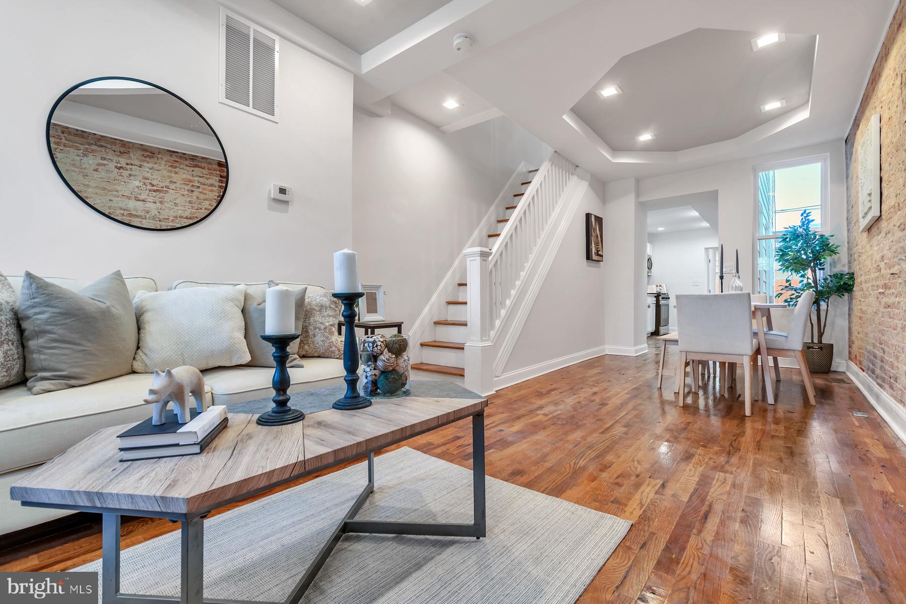 HIGHLANDTOWN - Residential