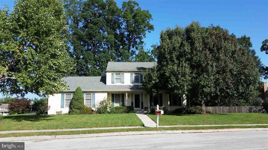 WELL KEPT COLONIAL.   LANDSCAPED, TREED CORNER LOT. 2  car finished garage, 2.5 BATHS, 4 bedrooms, Very nice sun room.w/deck,concrete patio, in fenced in yard,open yet shaded.Living on Olde Field will give you status, all nice homes.  It will always appreciate in equity. ONE YEAR WARRANTY.MOVE IN CONDITION !  Price Reduced . Make an offer , get a deal!!