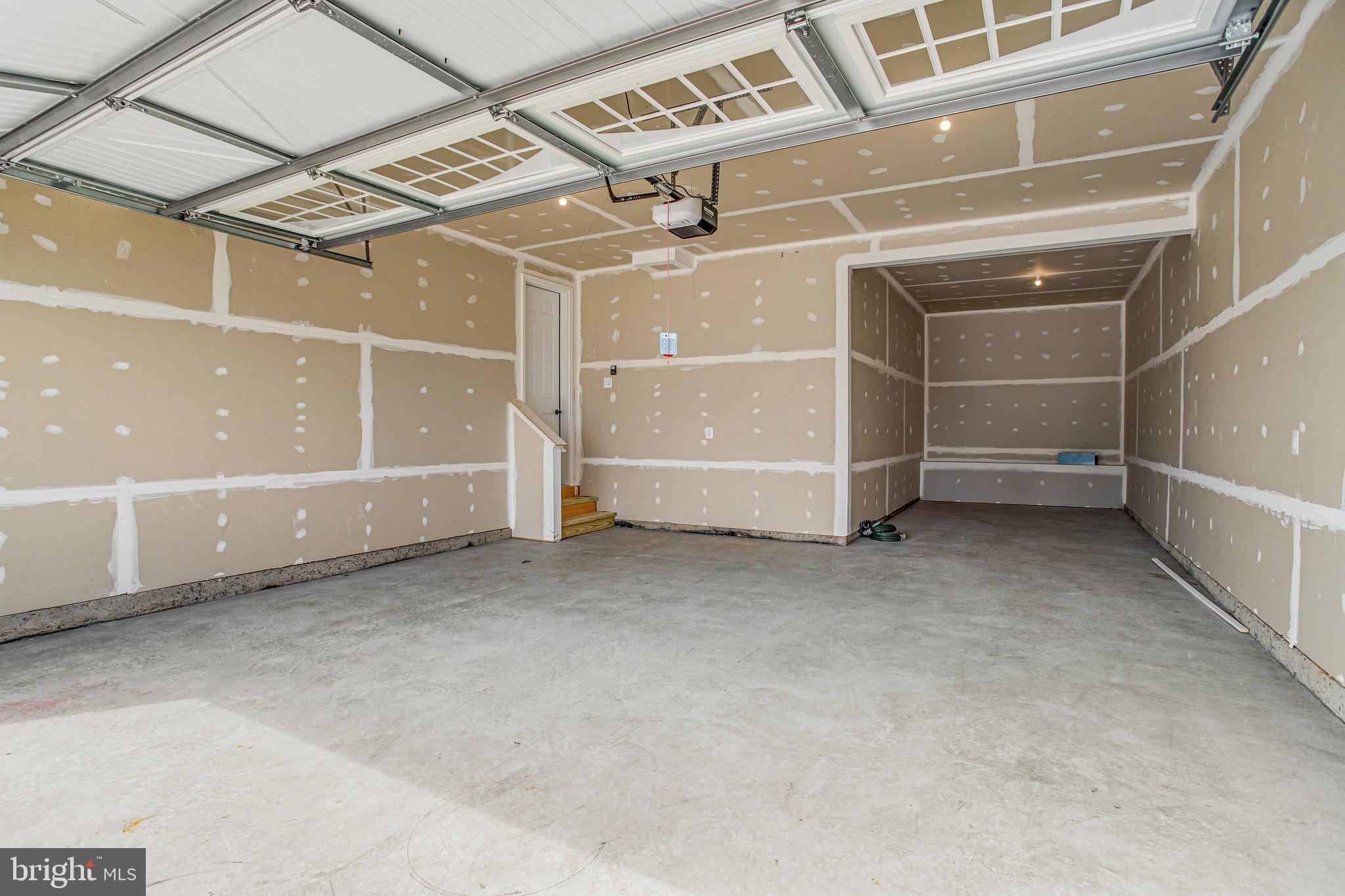 WHITE OAK - Residential