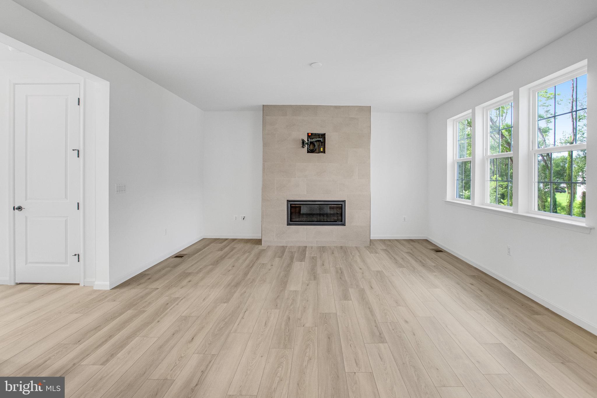 WHITE OAK - Residential