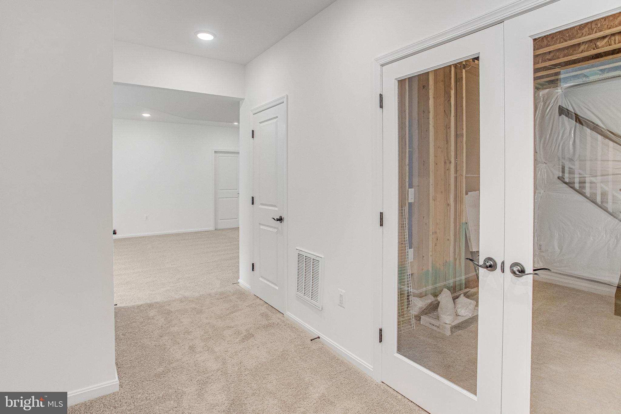 WHITE OAK - Residential