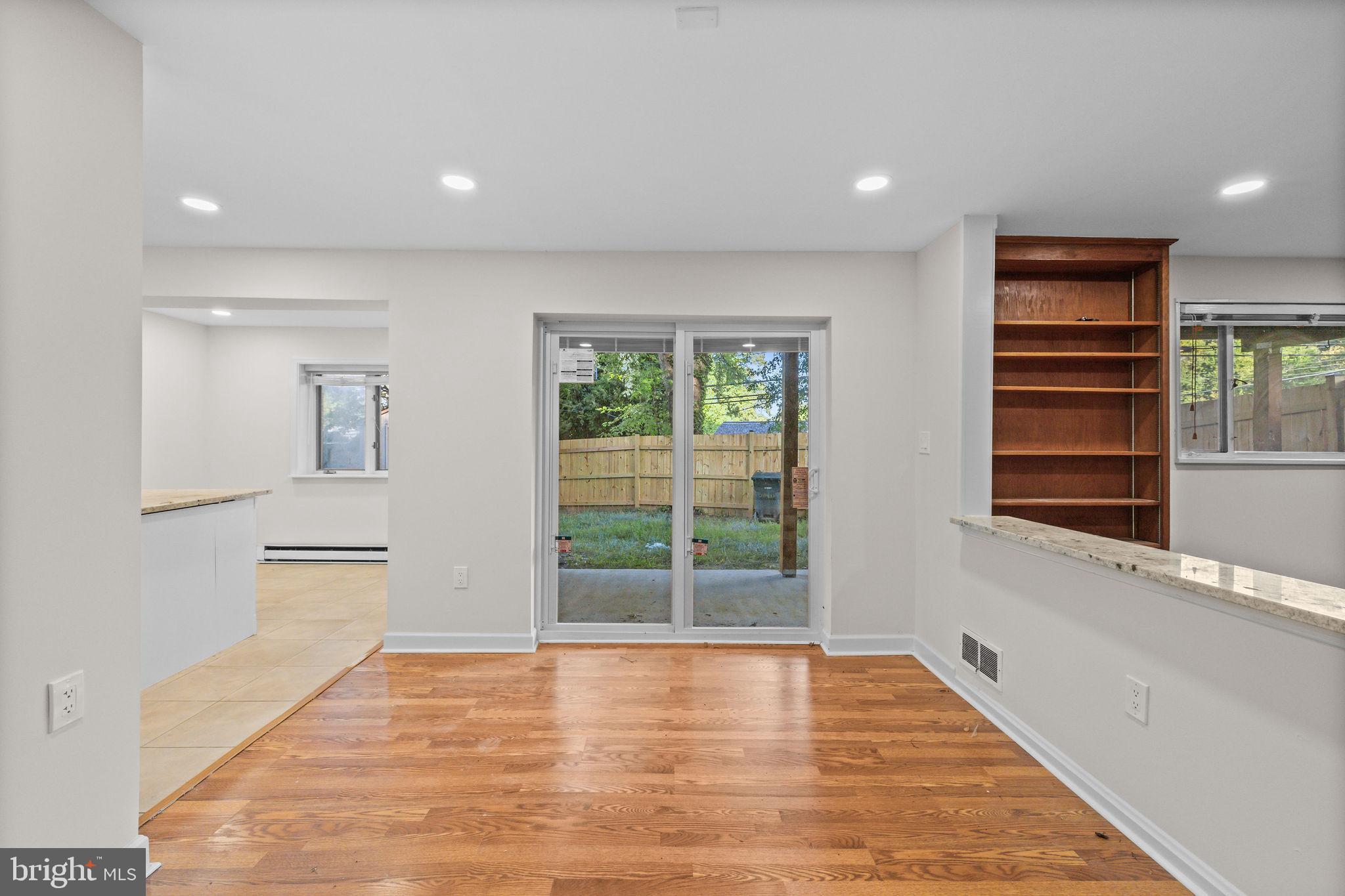 WARREN WOODS - Residential