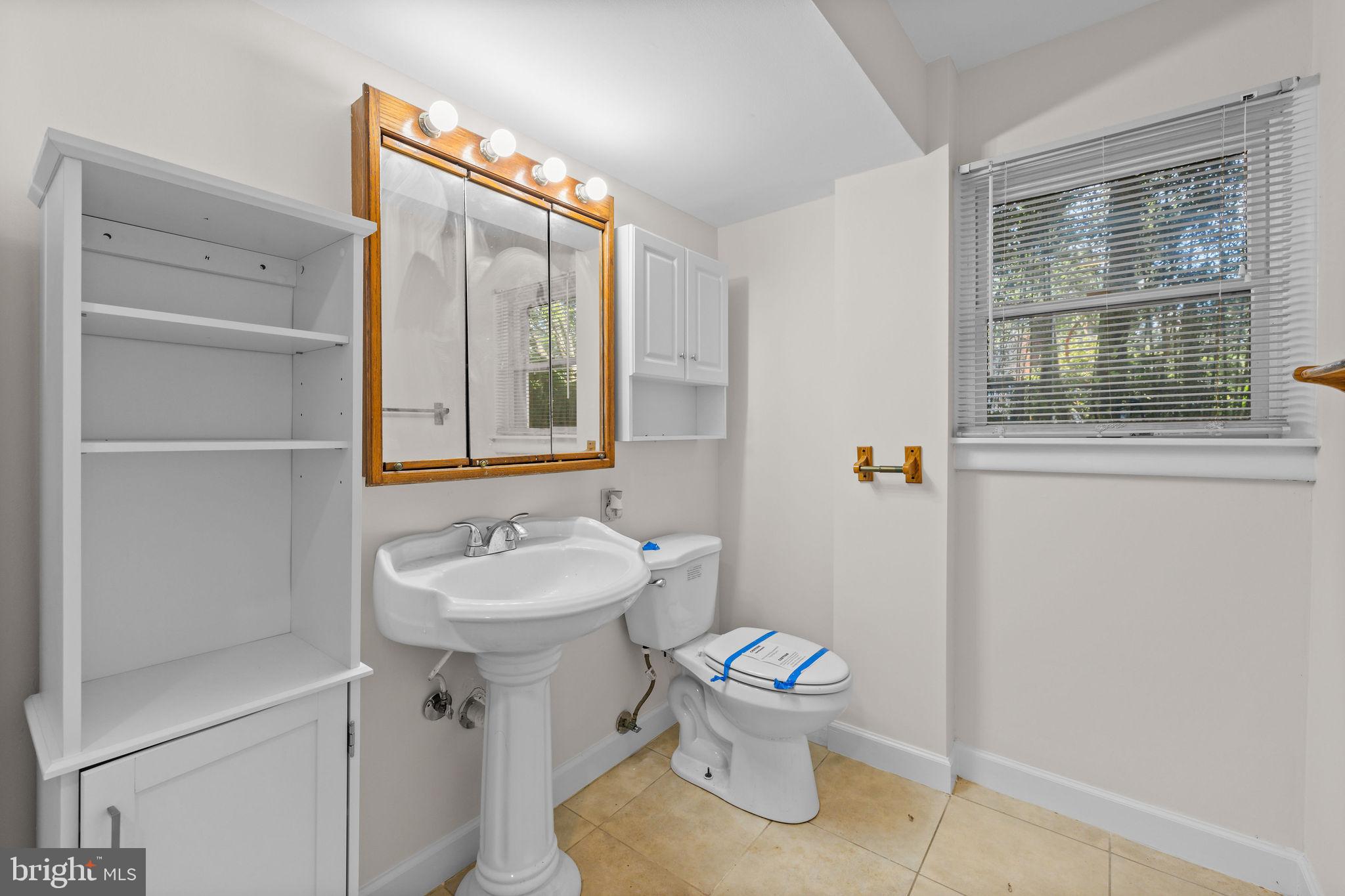 WARREN WOODS - Residential