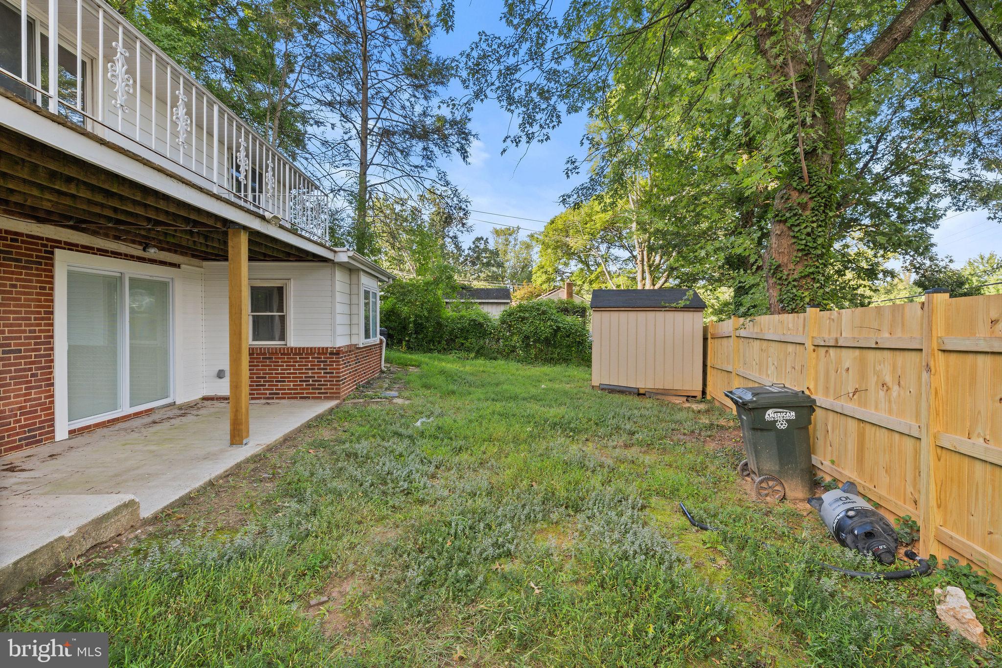 WARREN WOODS - Residential