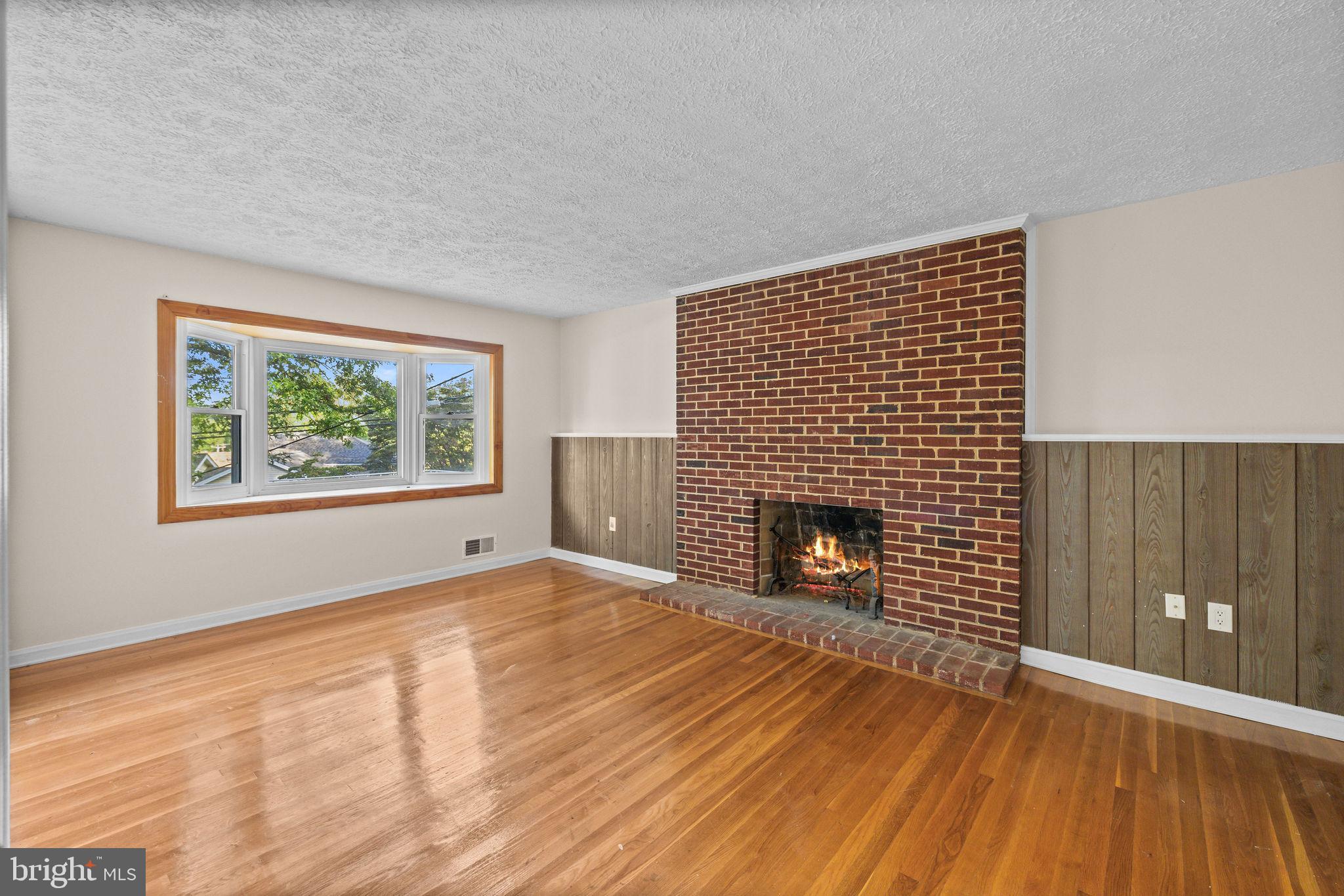 WARREN WOODS - Residential