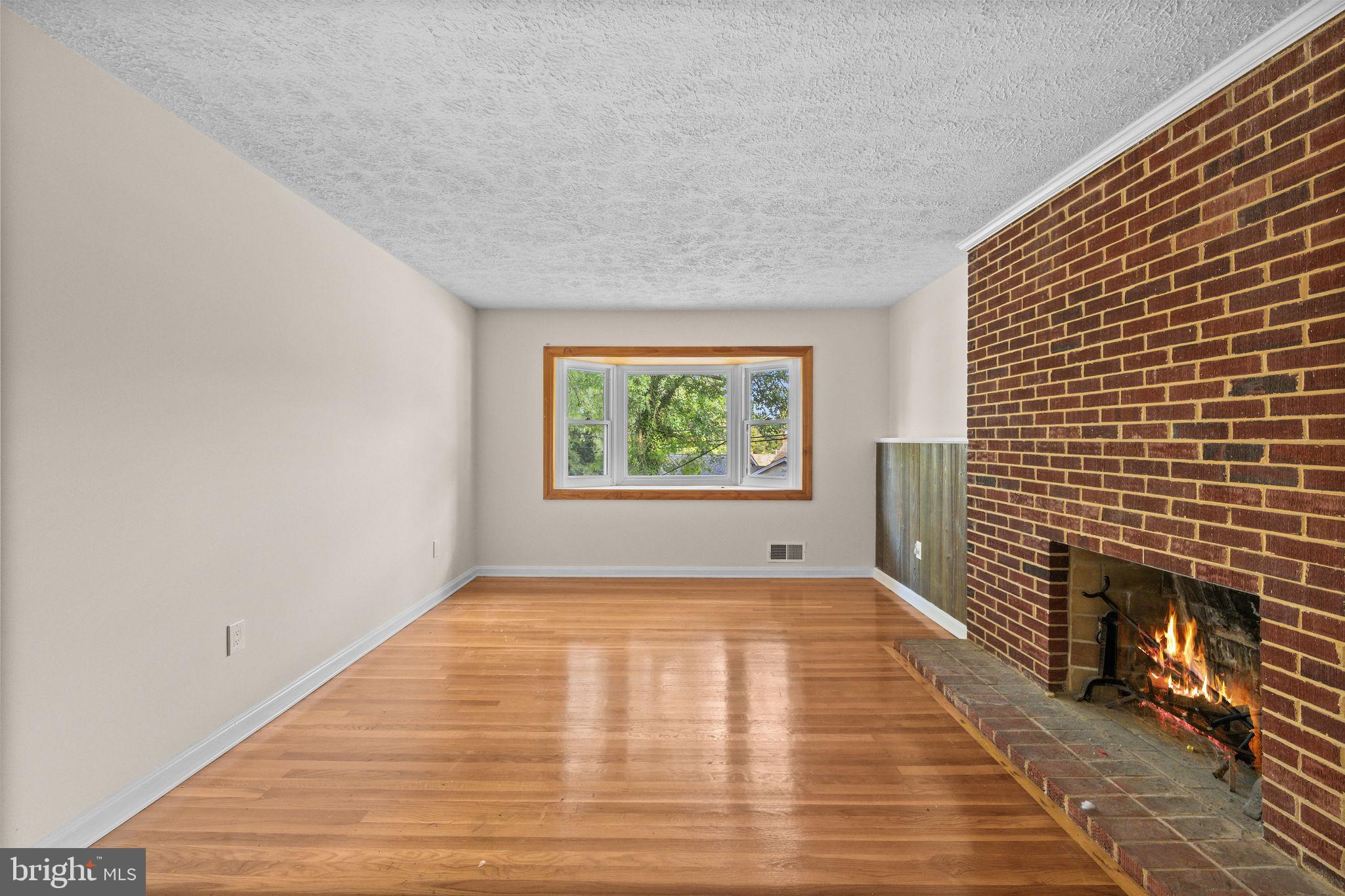 WARREN WOODS - Residential