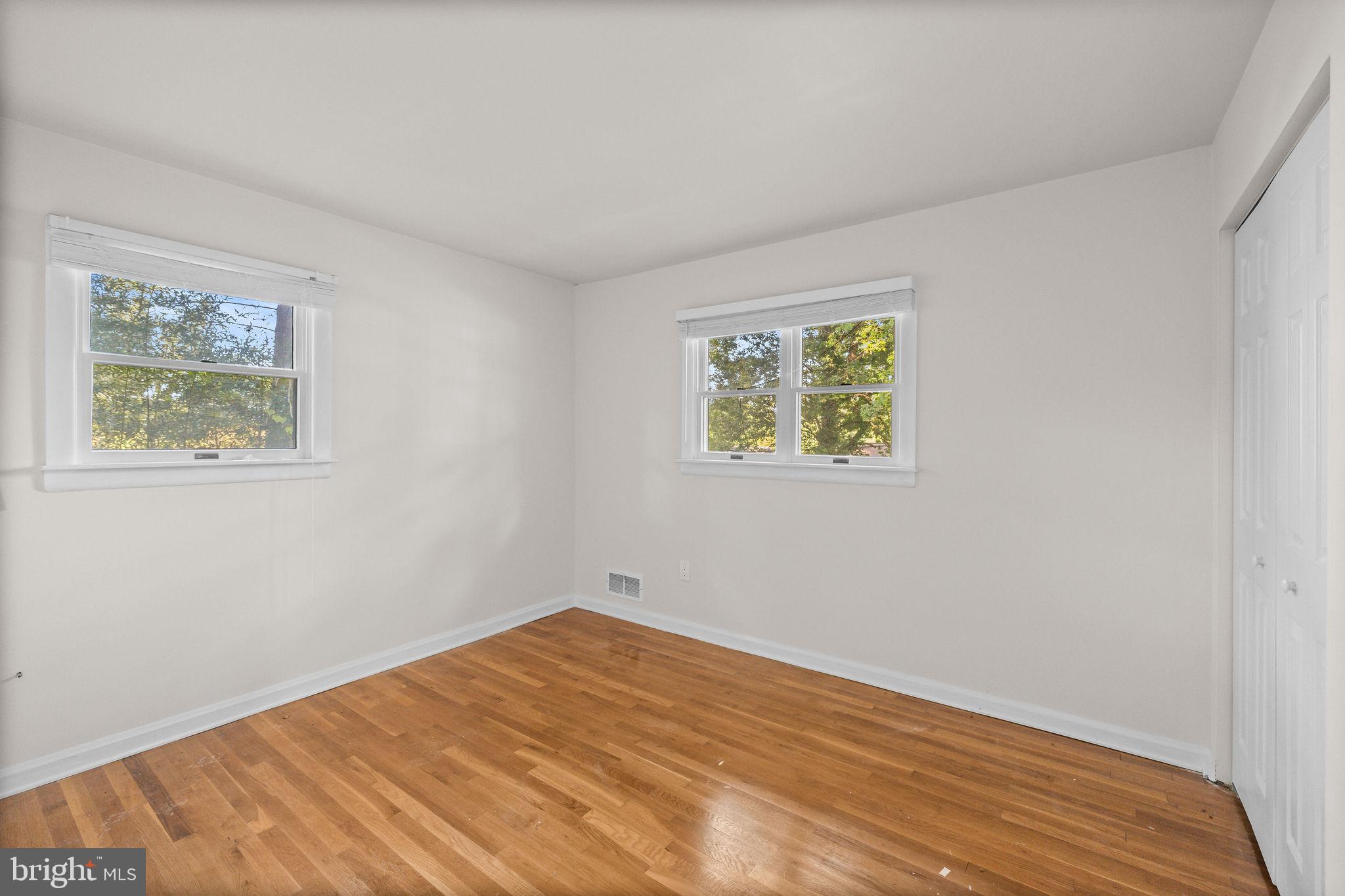 WARREN WOODS - Residential